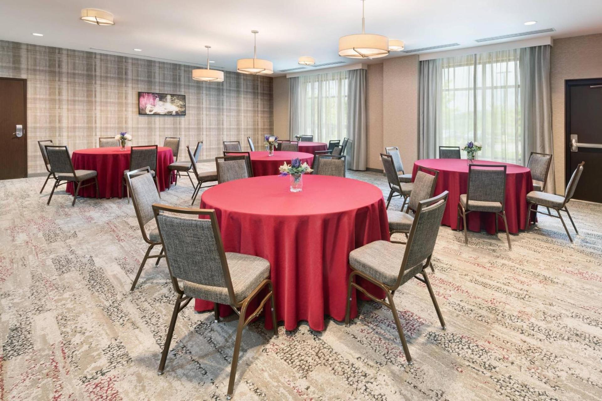 Courtyard by Marriott Pittsburgh Washington Meadow Lands photo 38