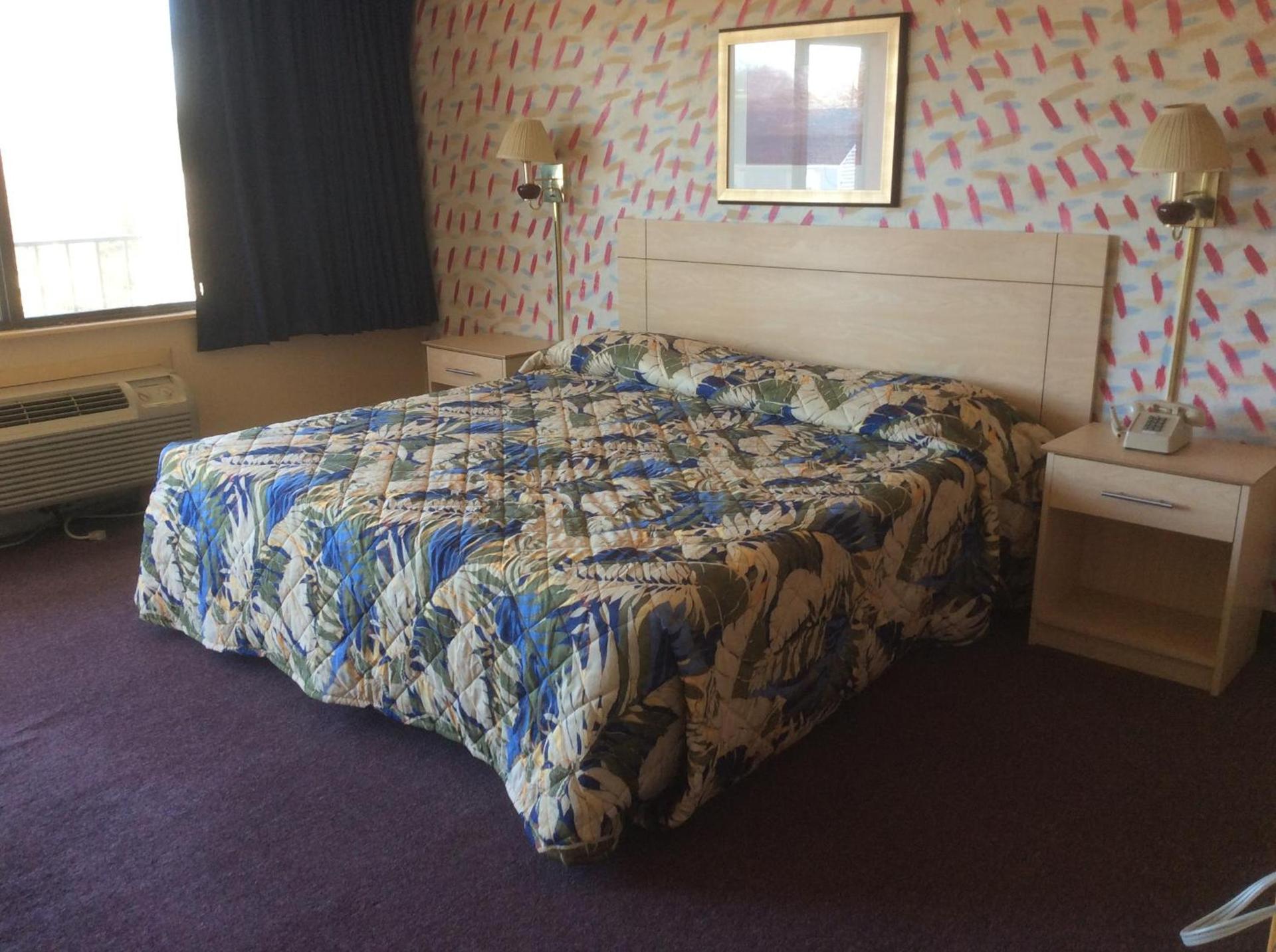 MacThrift Motor Inn photo 13