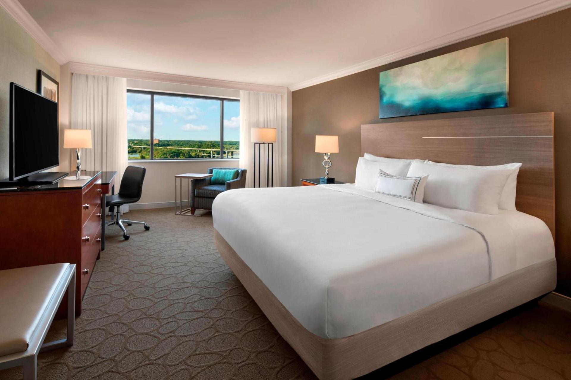 Delta Hotels by Marriott Richmond Downtown photo 9