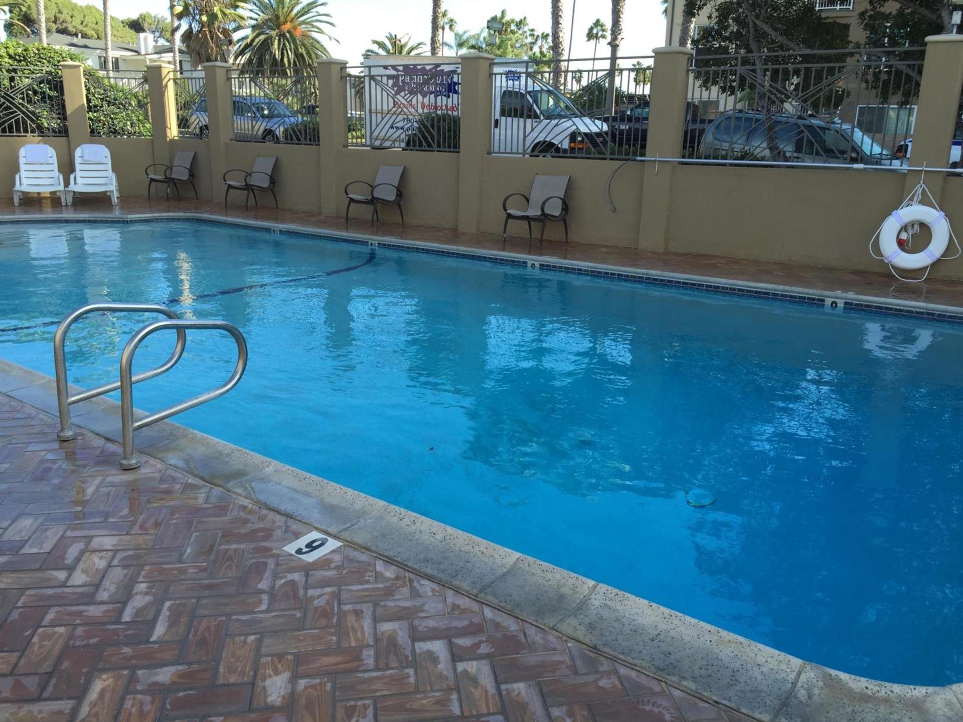PB Surf Beachside Inn photo 14