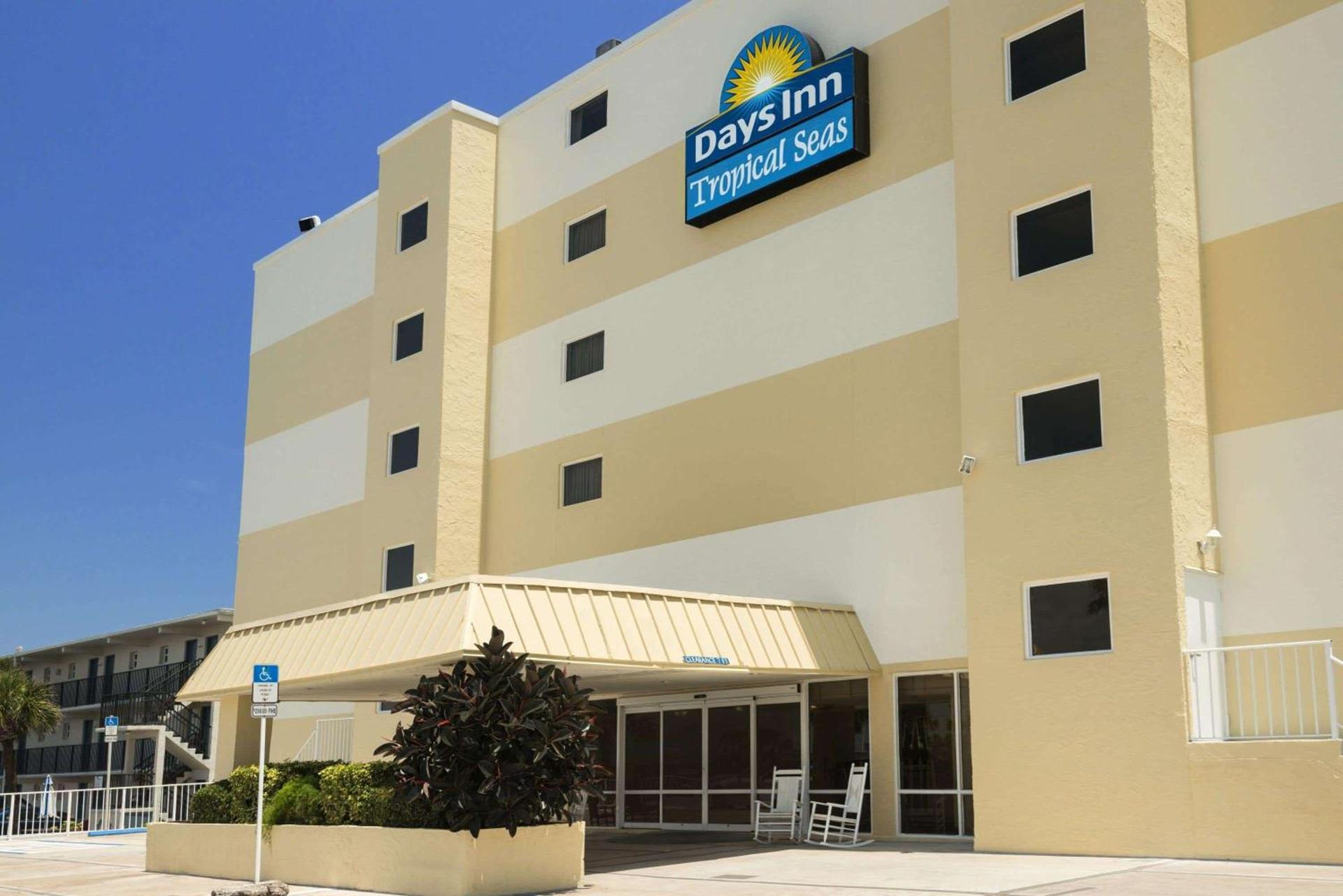 Days Inn by Wyndham Daytona Oceanfront — hotel in Daytona Beach