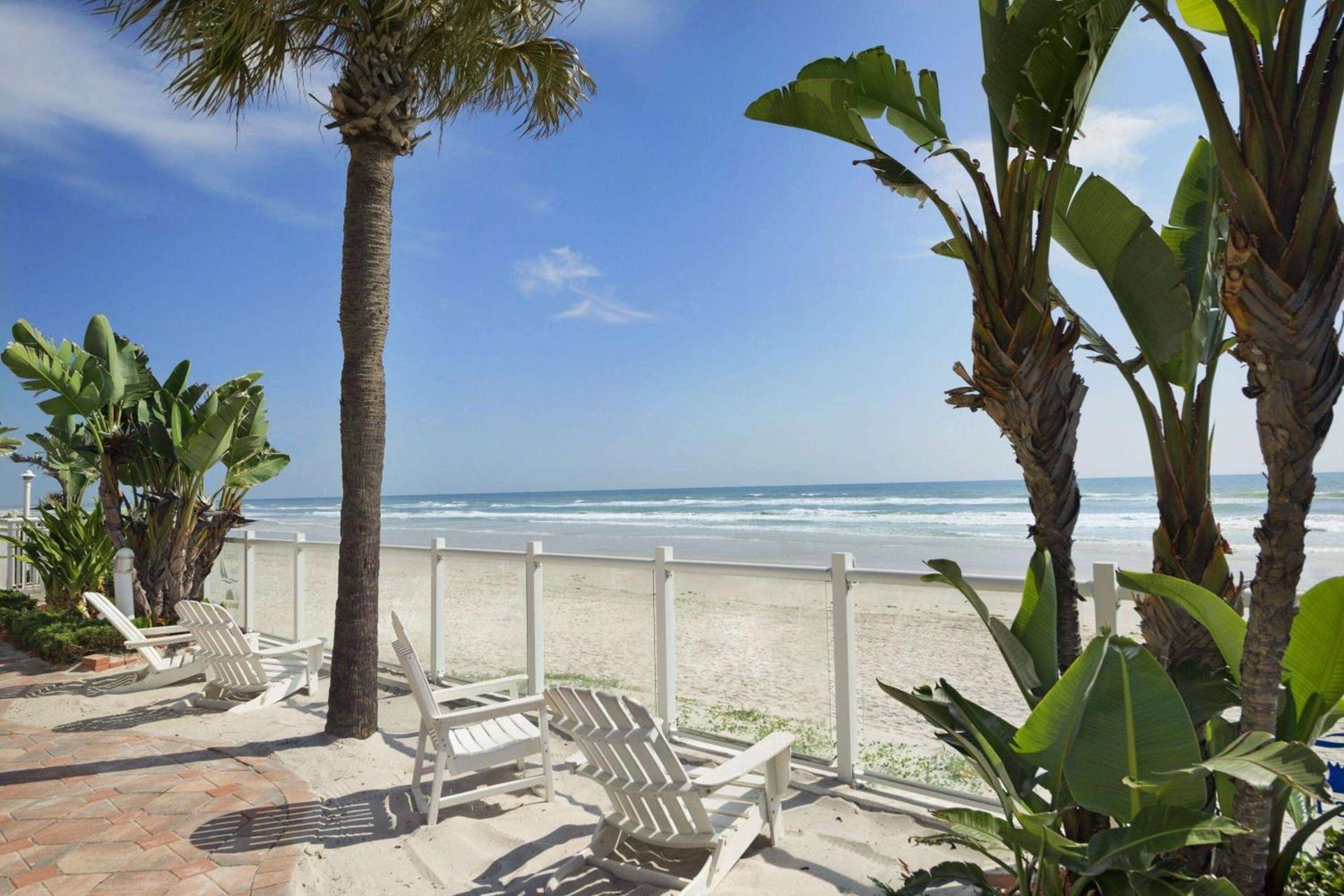 Days Inn by Wyndham Daytona Oceanfront photo 4