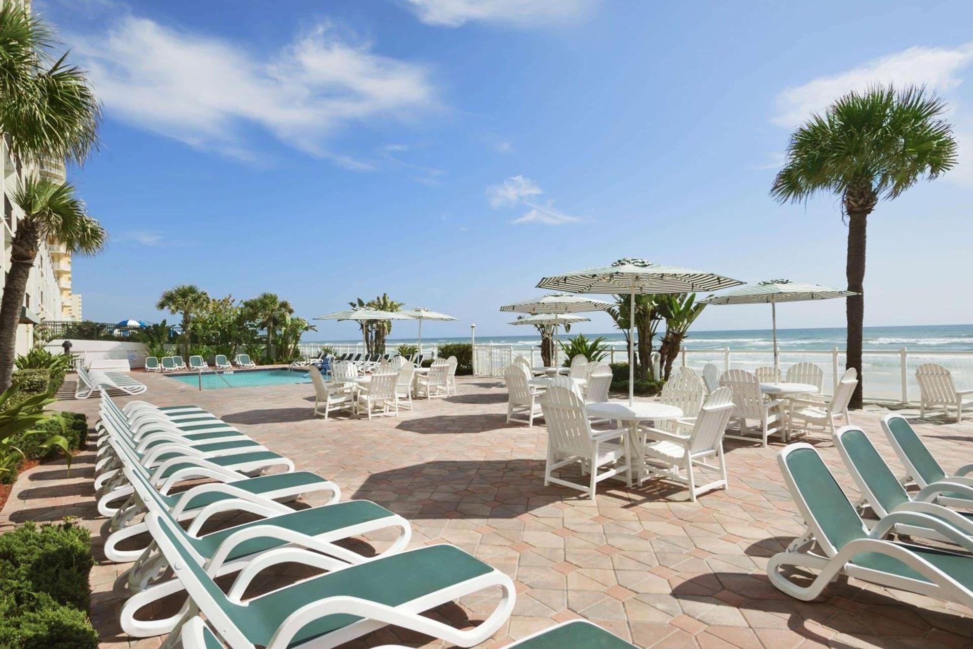 Days Inn by Wyndham Daytona Oceanfront photo 5