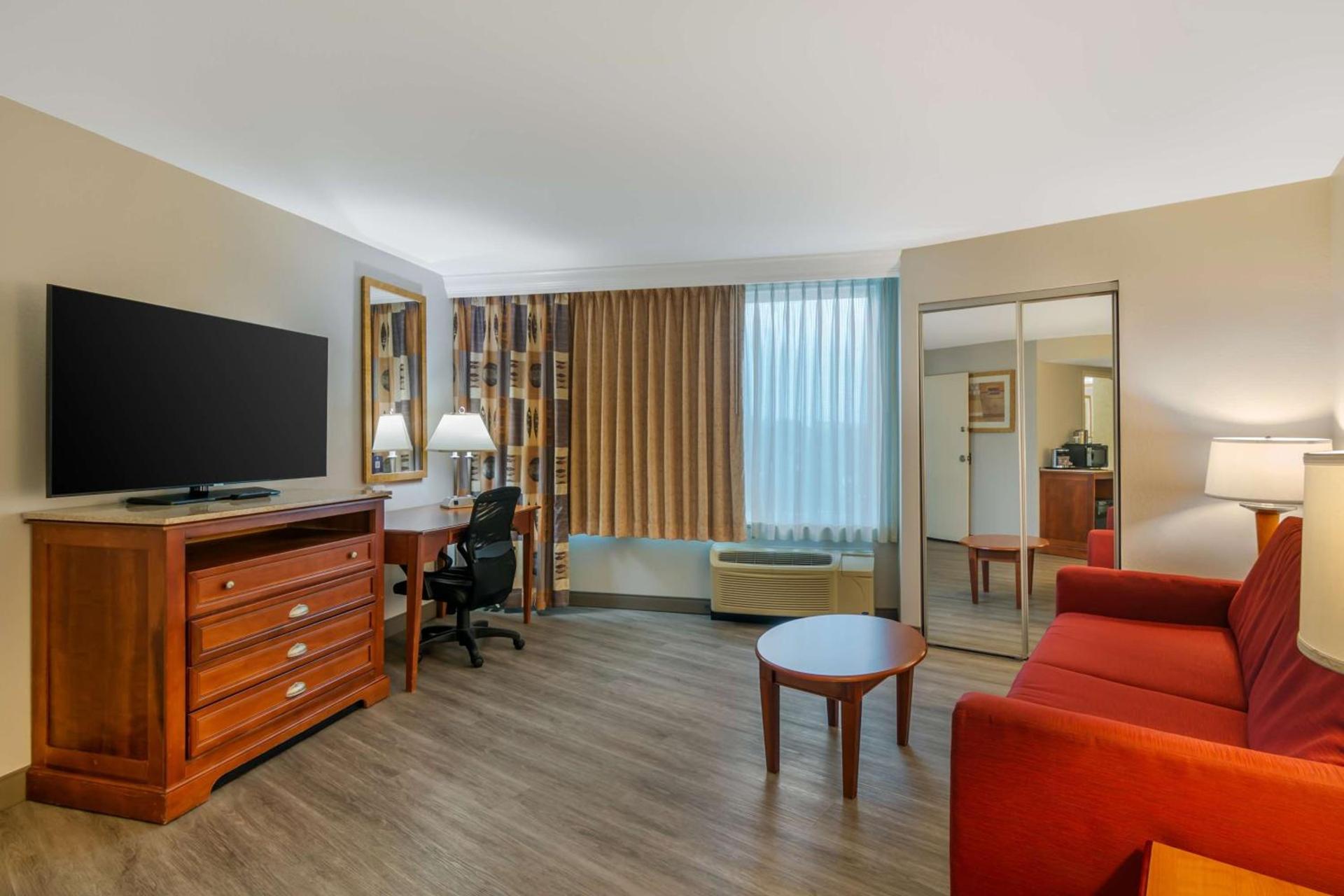 DoubleTree by Hilton Jefferson City photo 21