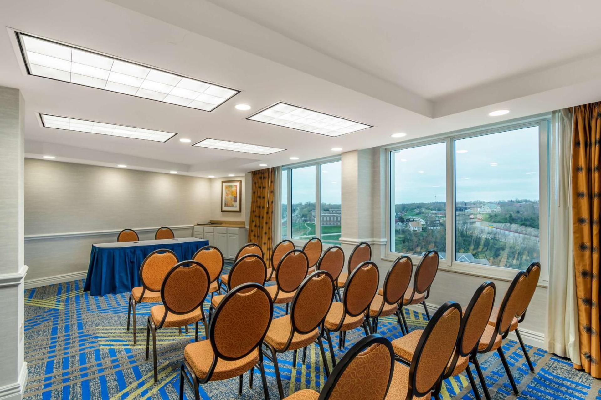 DoubleTree by Hilton Jefferson City photo 27