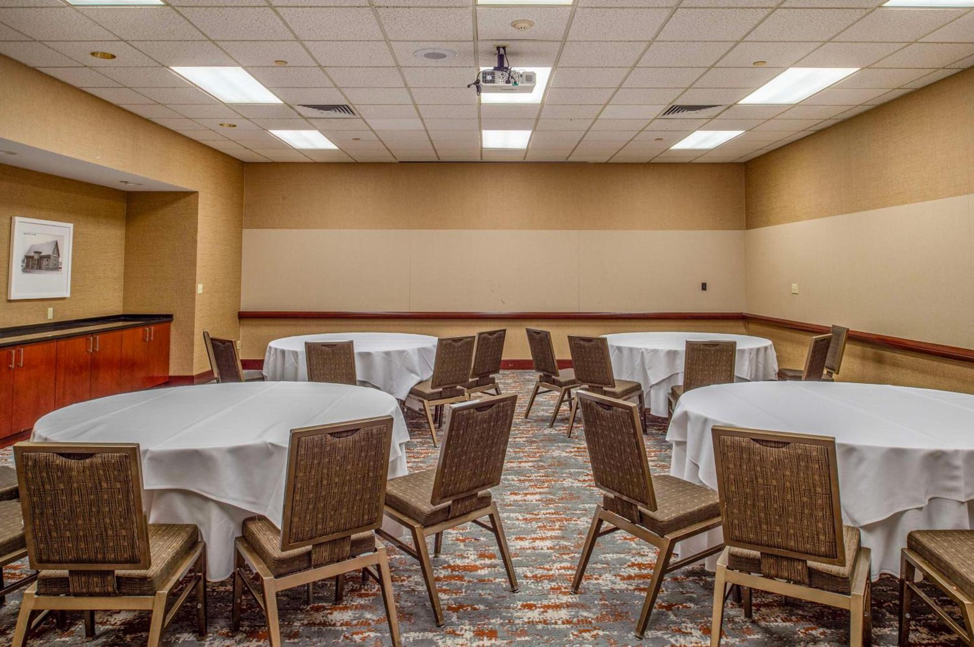 DoubleTree by Hilton Hotel St. Louis - Chesterfield photo 50