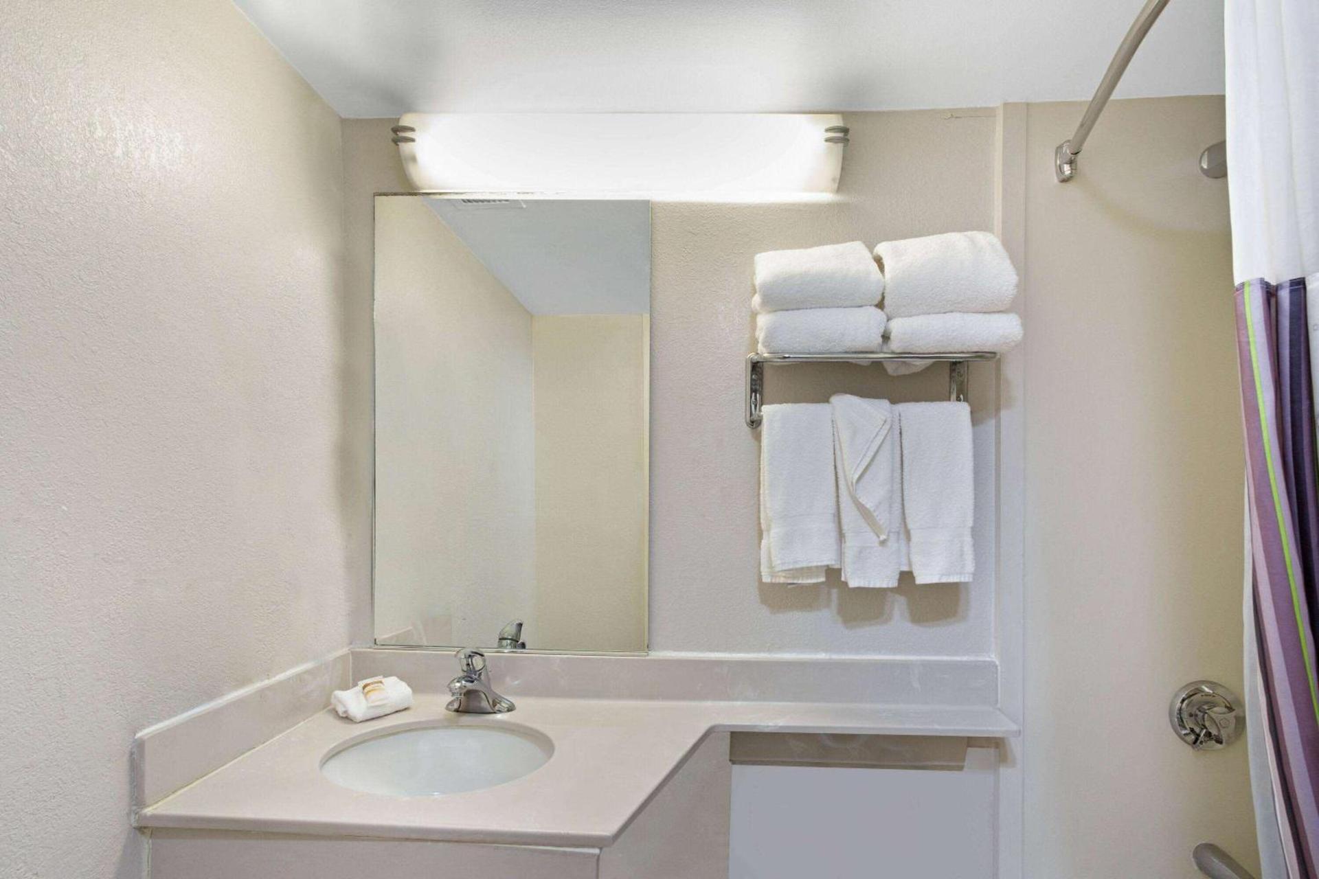 La Quinta by Wyndham New Haven photo 10