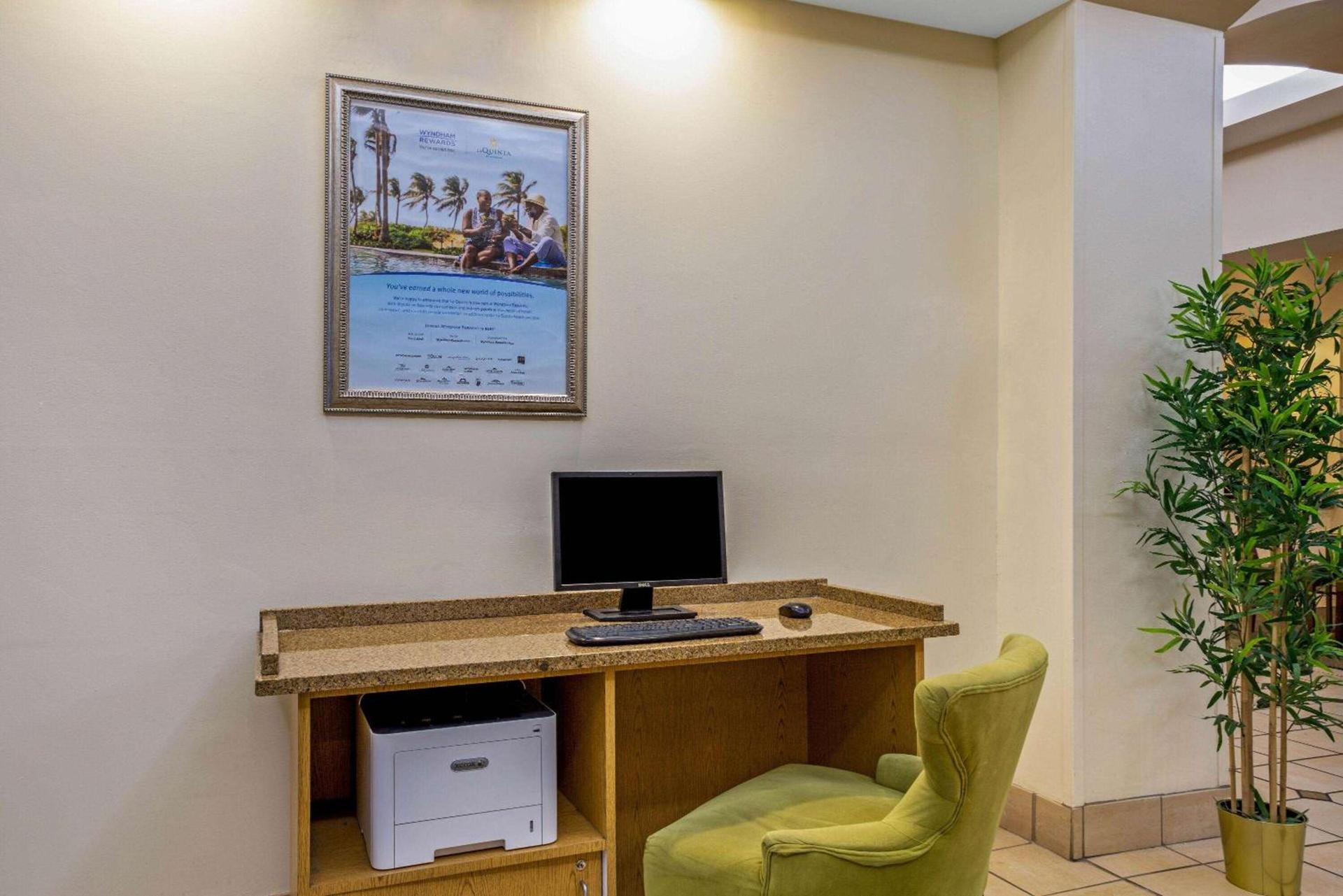 La Quinta by Wyndham New Haven photo 36