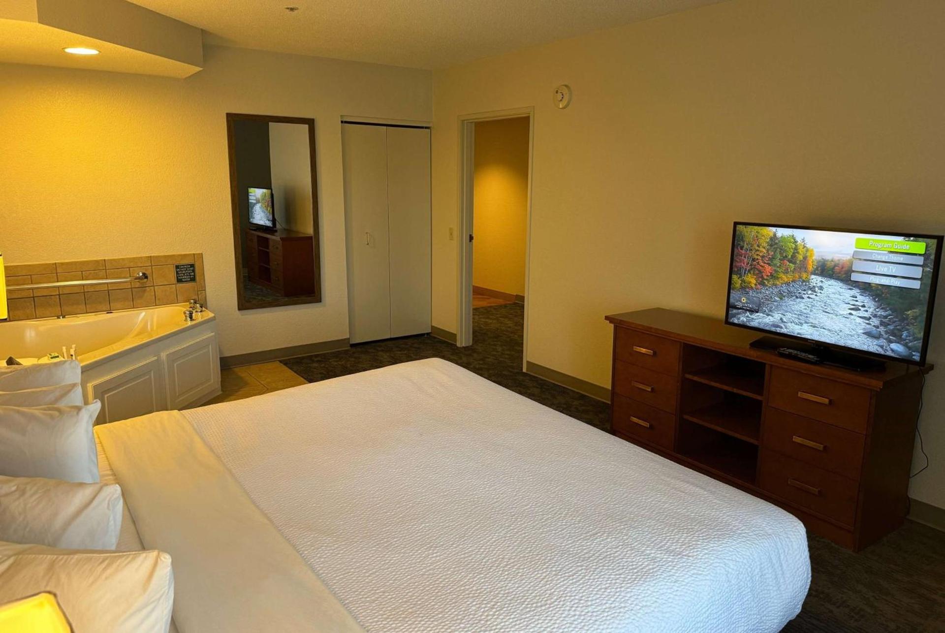 La Quinta by Wyndham Bannockburn-Deerfield photo 39