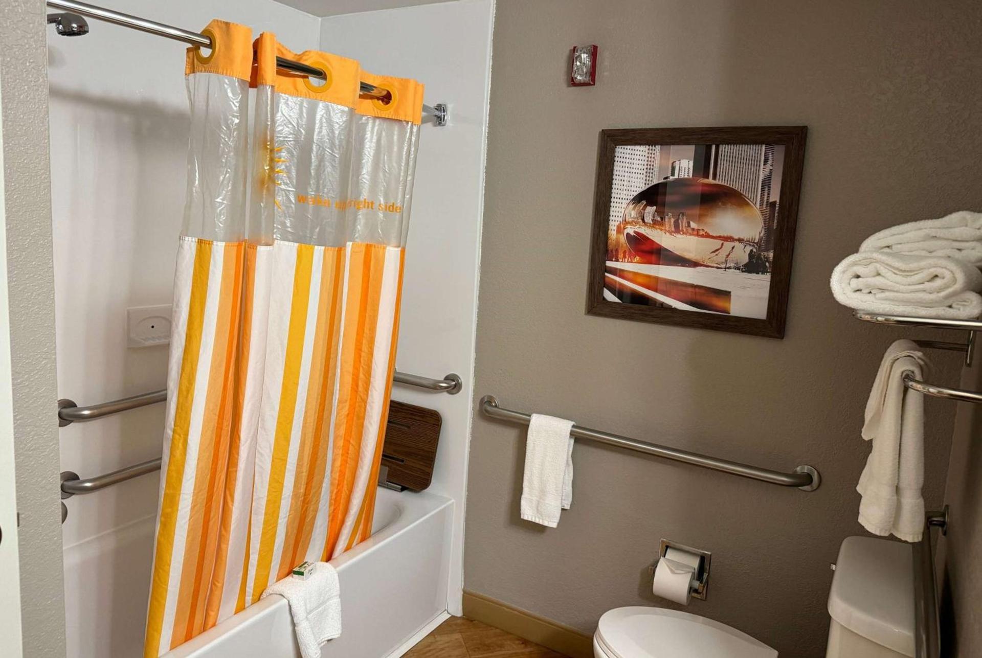 La Quinta by Wyndham Bannockburn-Deerfield photo 41