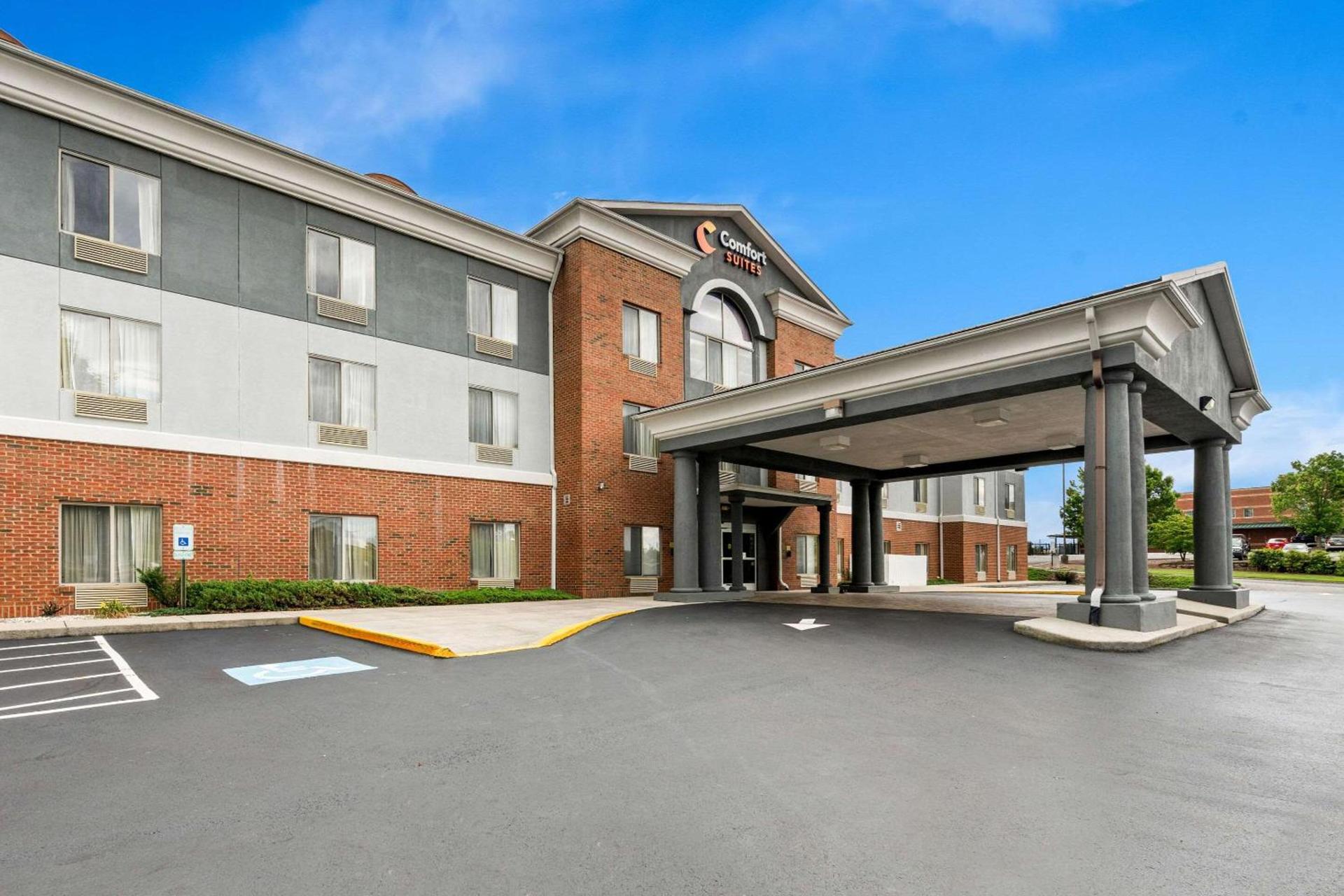 Comfort Suites Abingdon I-81 photo 2