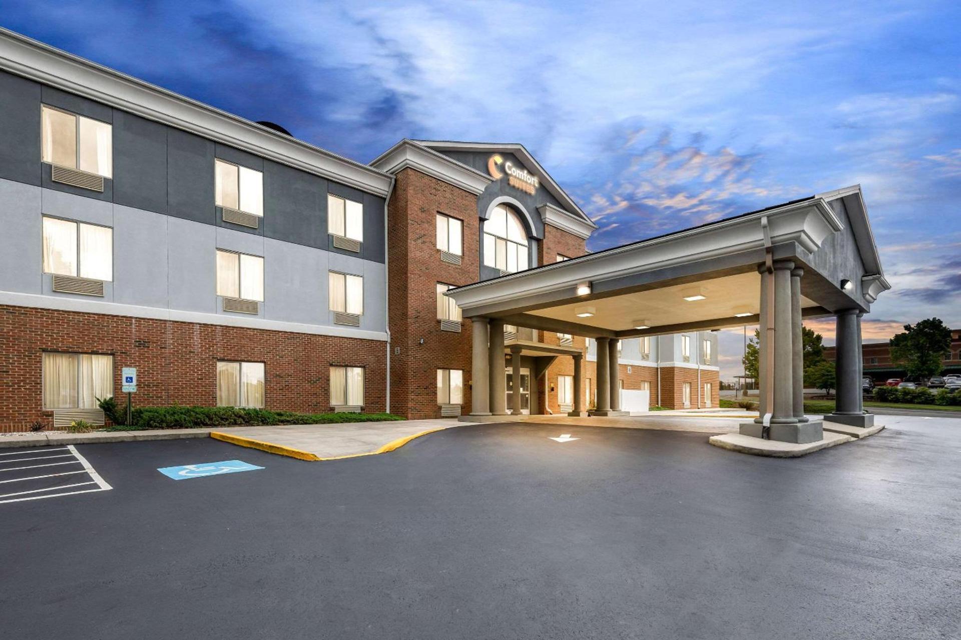 Comfort Suites Abingdon I-81 photo 4