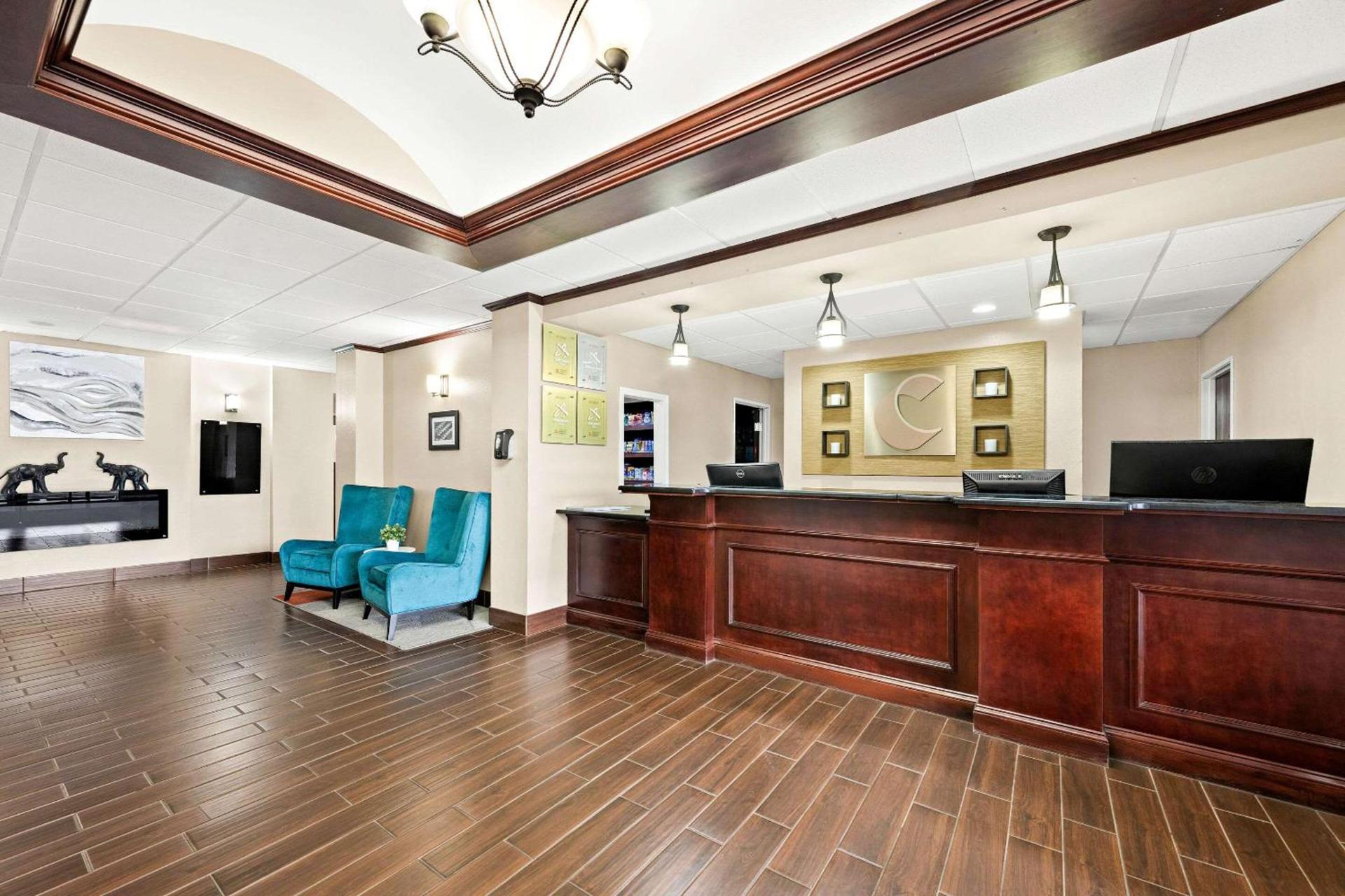 Comfort Suites Abingdon I-81 photo 6