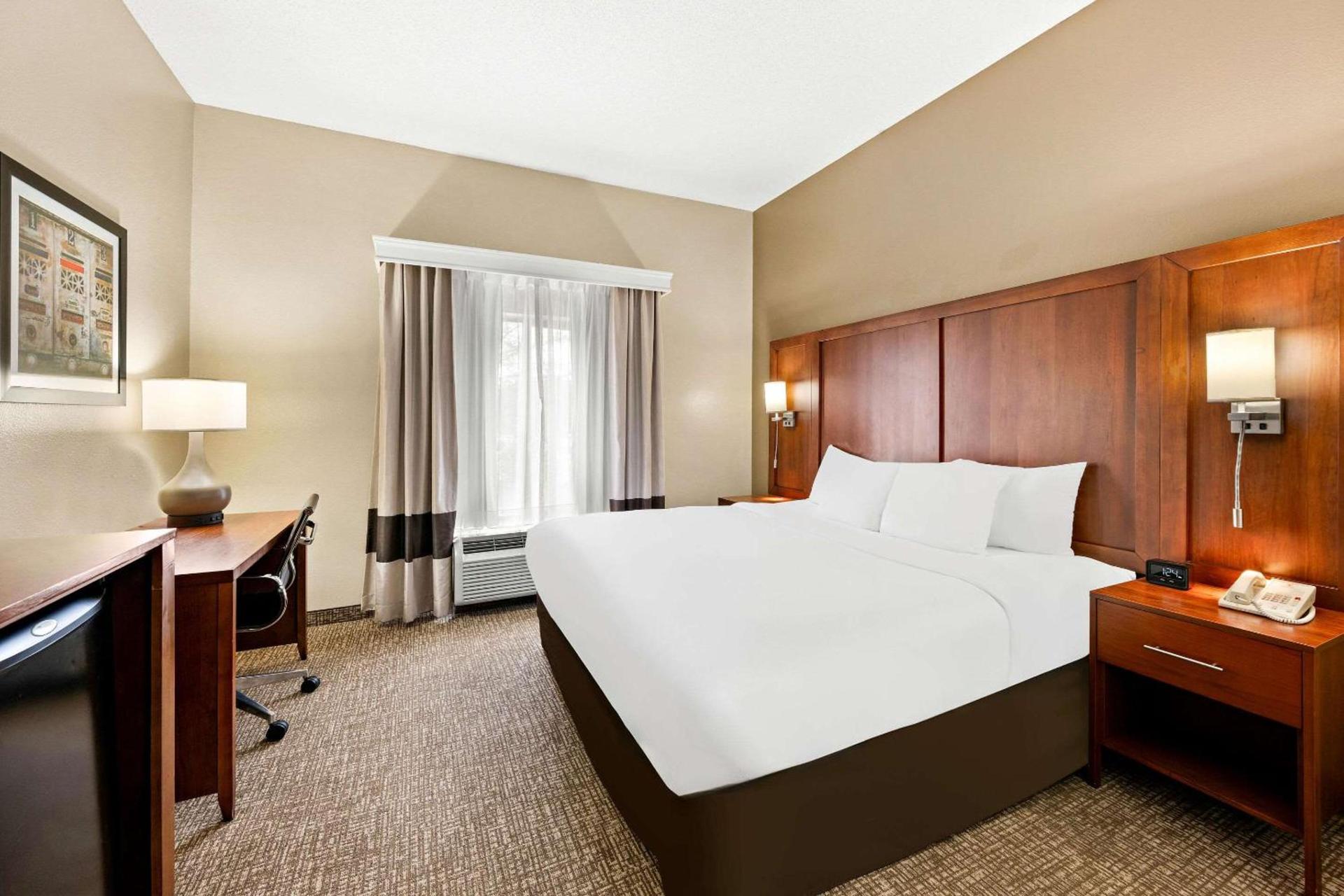 Comfort Suites Abingdon I-81 photo 13