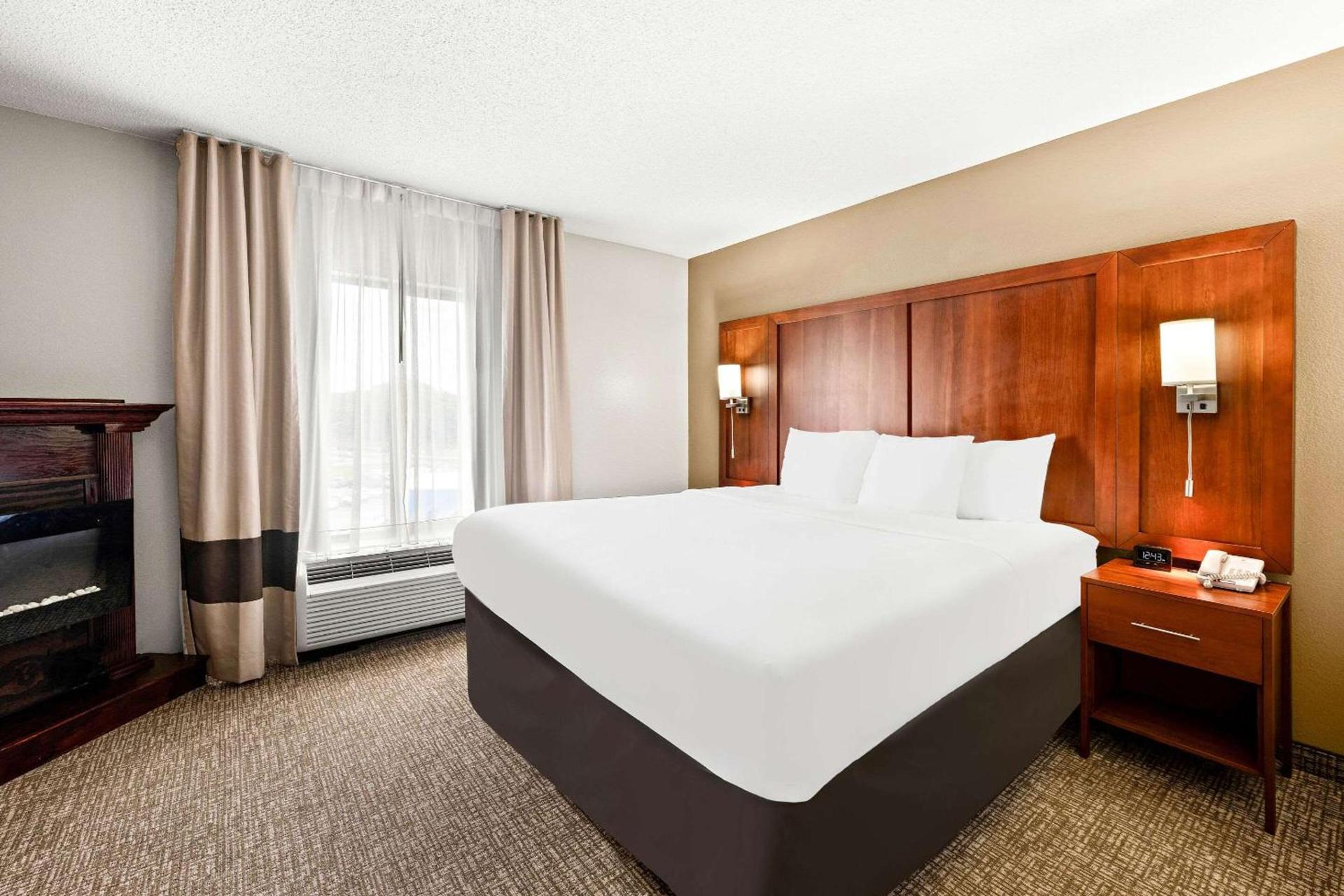 Comfort Suites Abingdon I-81 photo 20