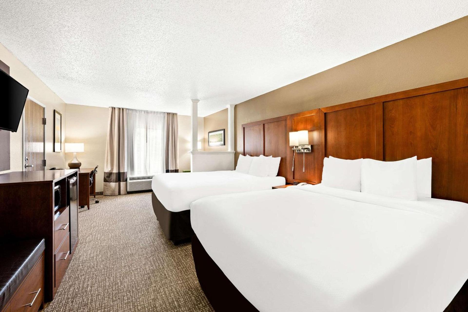 Comfort Suites Abingdon I-81 photo 24