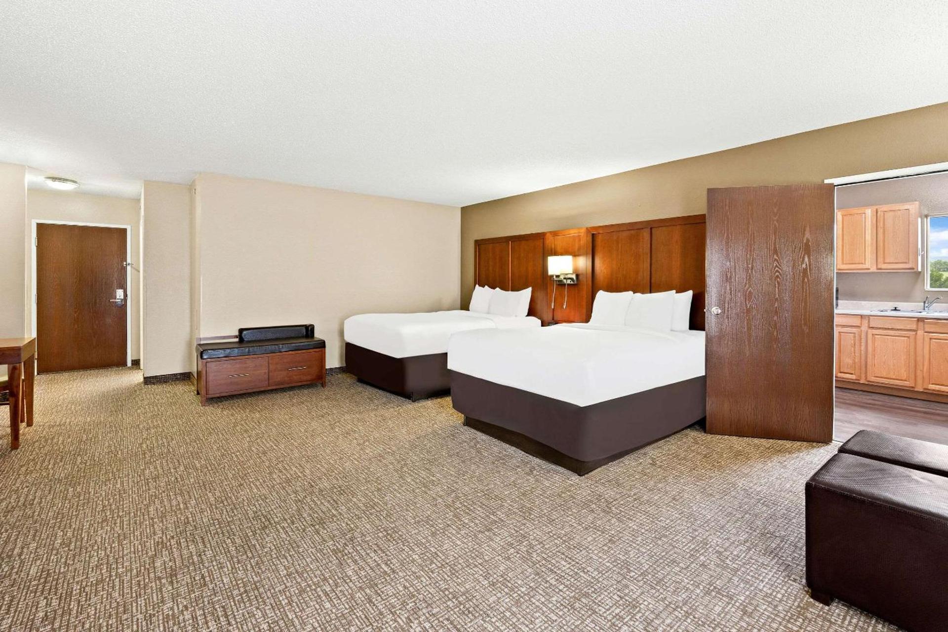 Comfort Suites Abingdon I-81 photo 28