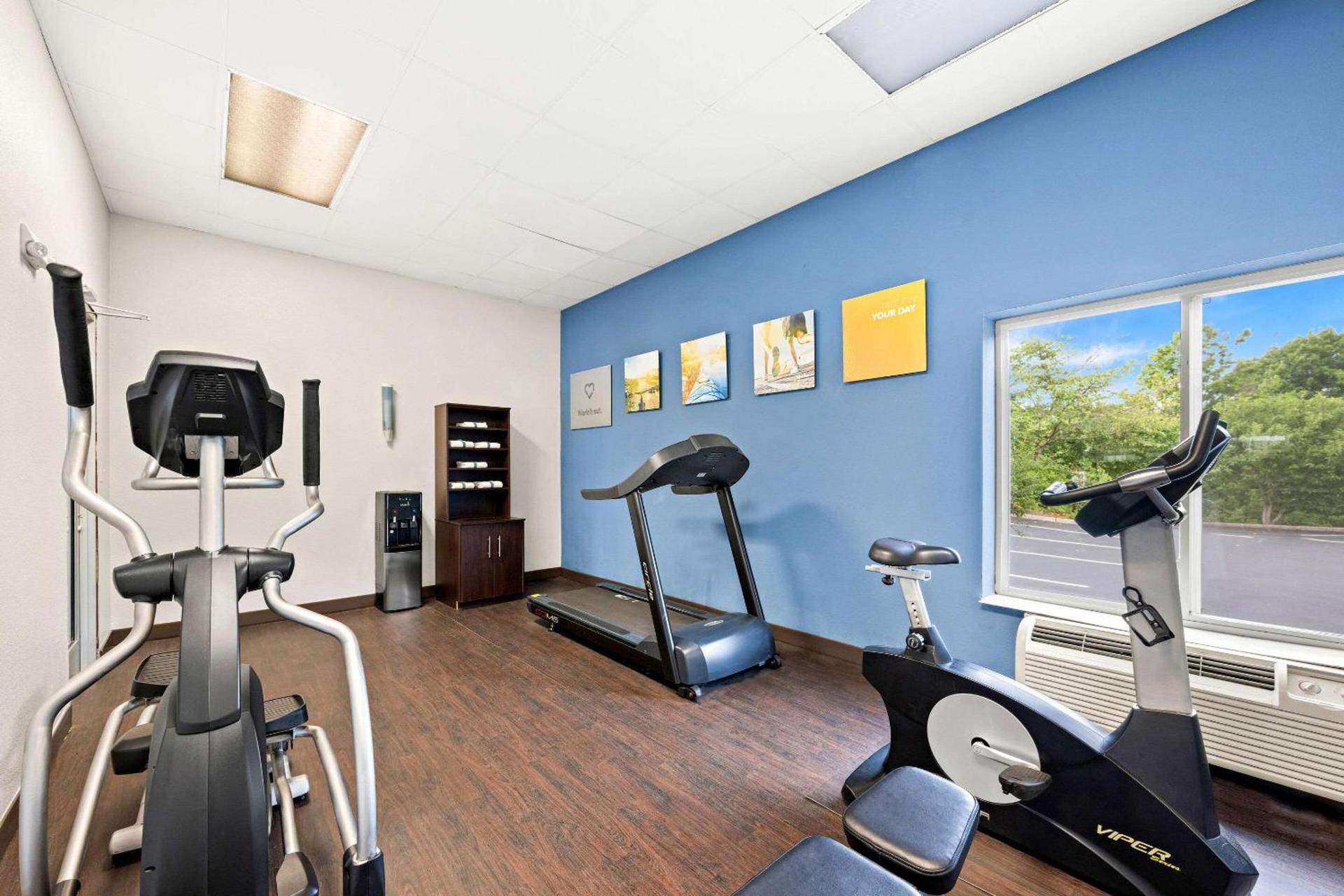 Comfort Suites Abingdon I-81 photo 34