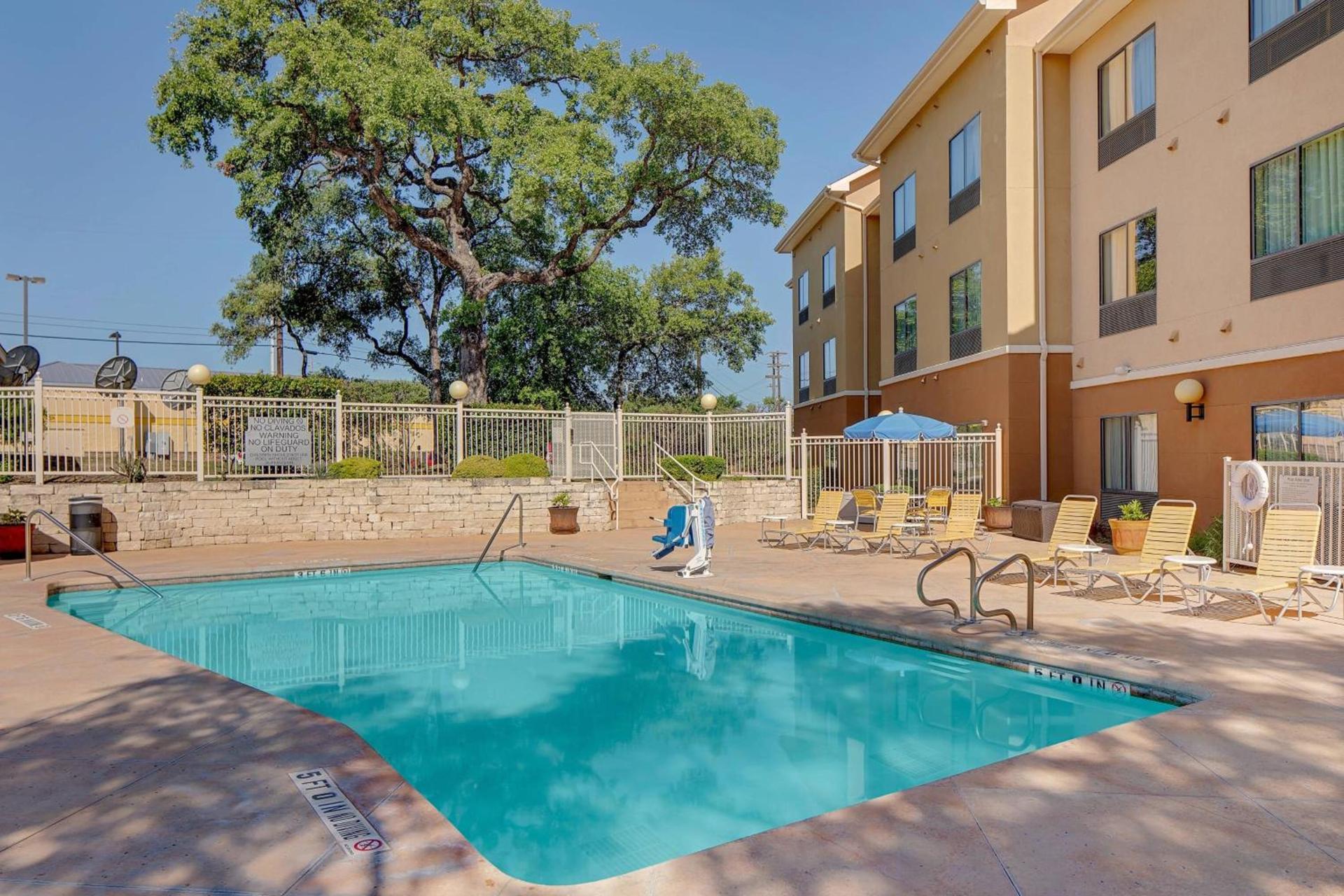 Fairfield Inn & Suites by Marriott San Antonio SeaWorld / Westover Hills photo 14