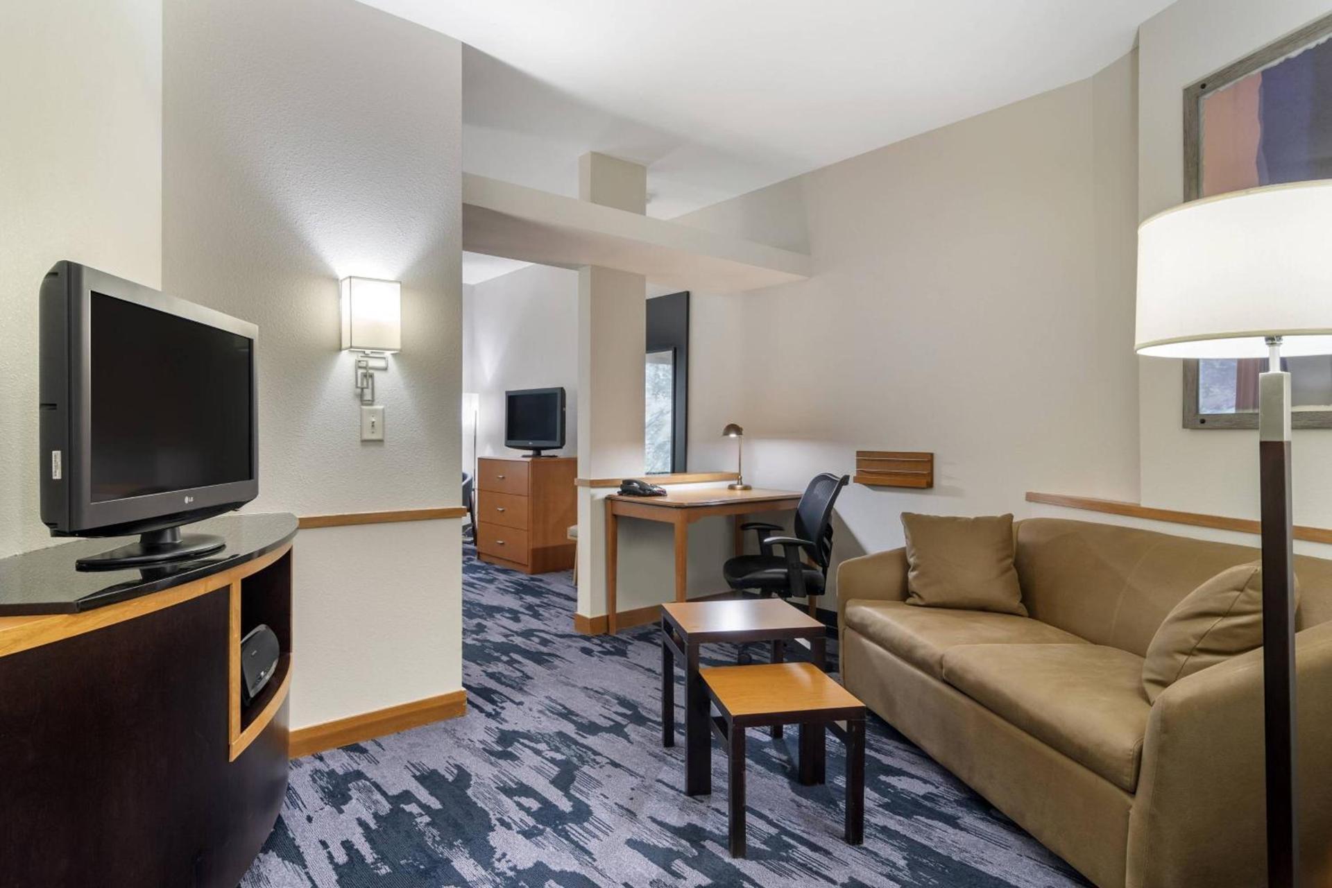 Fairfield Inn & Suites by Marriott Commerce photo 12