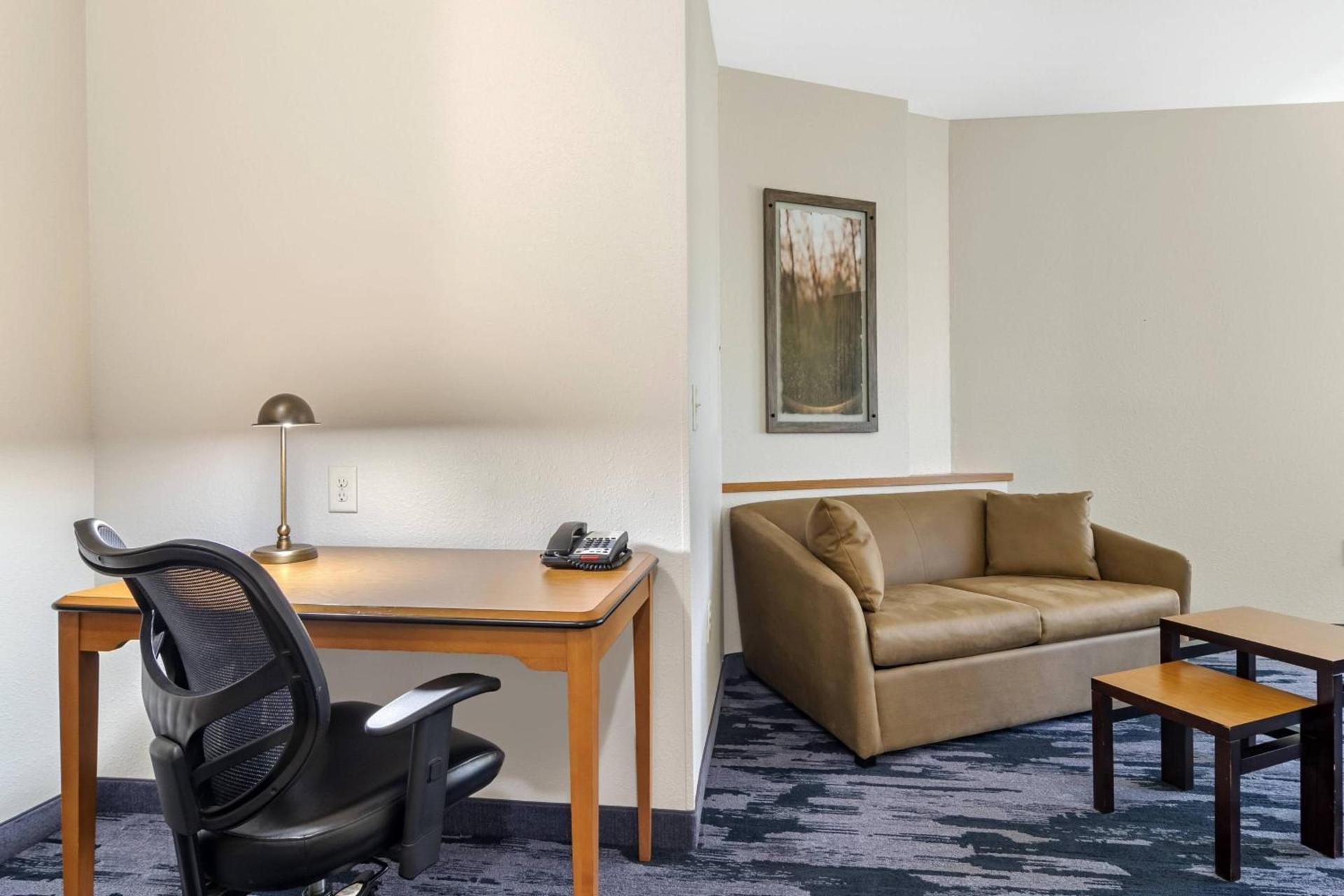 Fairfield Inn & Suites by Marriott Commerce photo 13