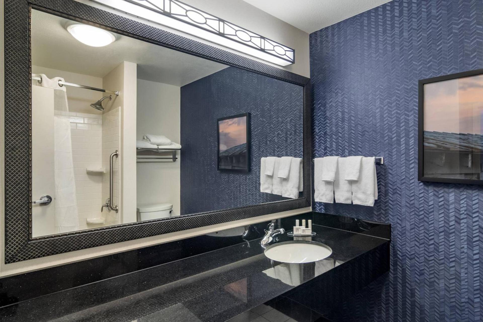 Fairfield Inn & Suites by Marriott Commerce photo 18
