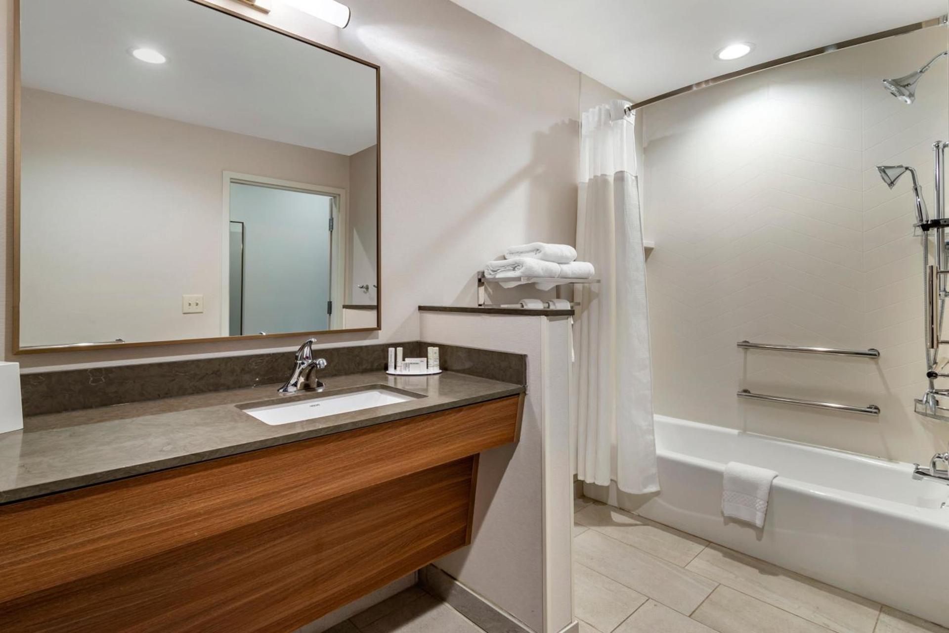 Fairfield Inn & Suites by Marriott Helen photo 10