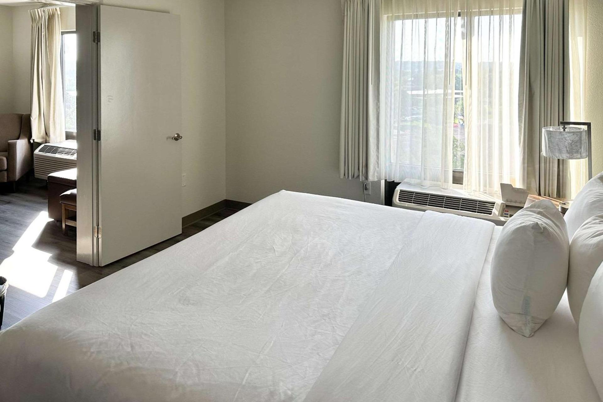 MainStay Suites Conover-Hickory photo 16