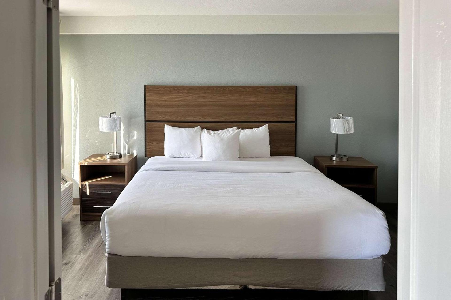 MainStay Suites Conover-Hickory photo 18
