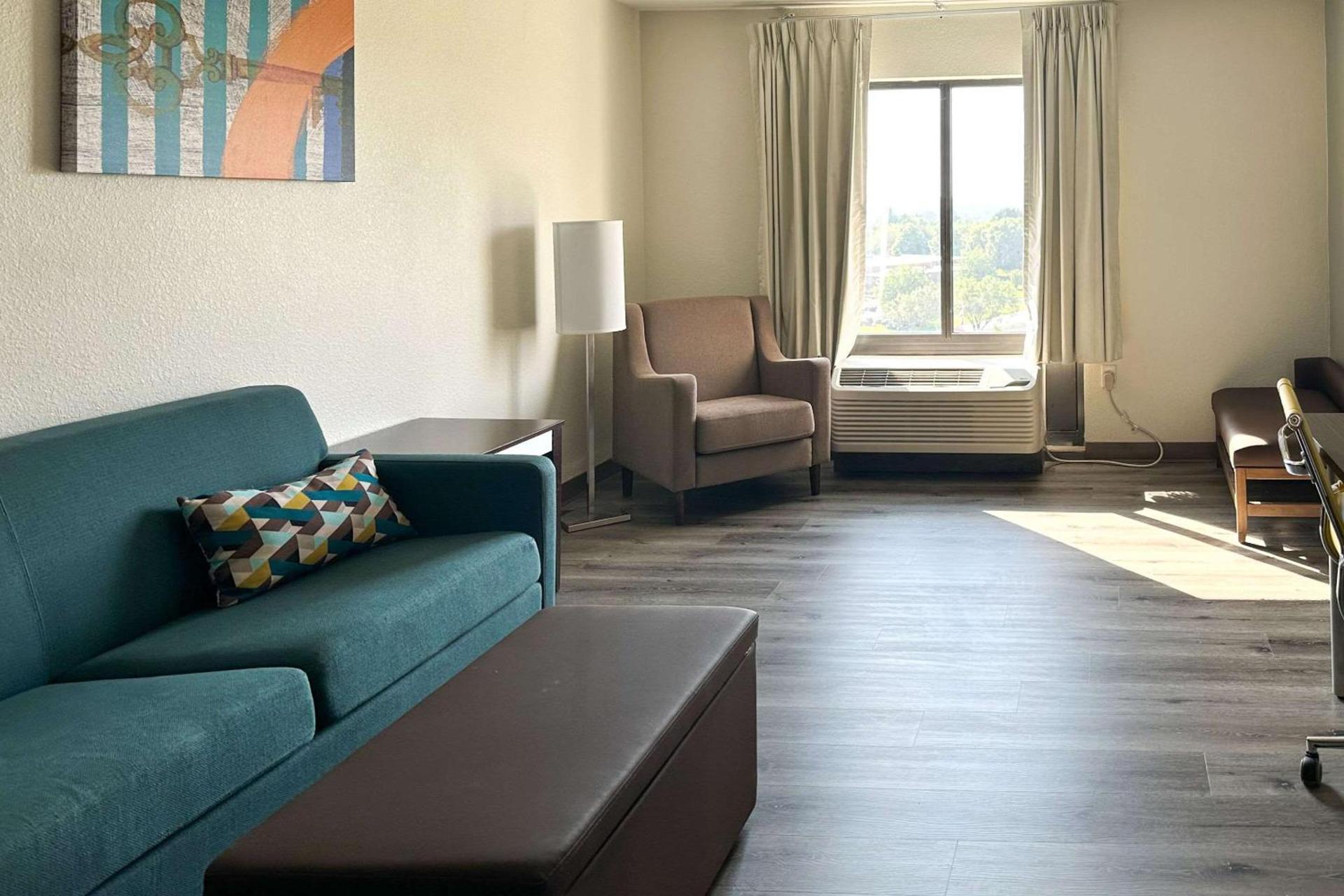 MainStay Suites Conover-Hickory photo 21