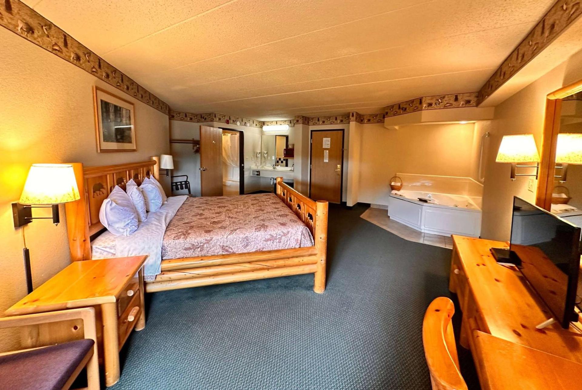 Shell Lake Lodge, a Travelodge by Wyndham photo 3