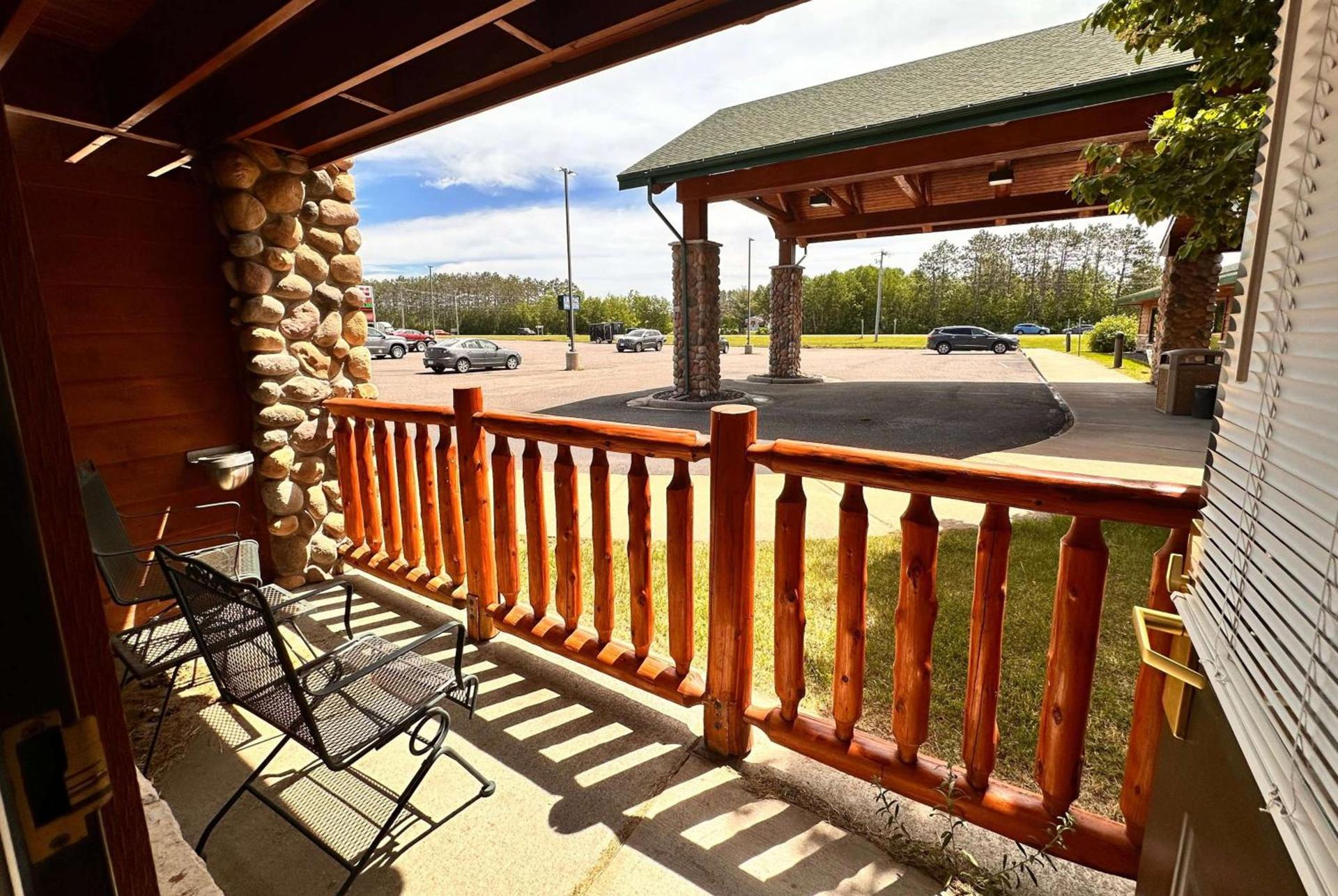 Shell Lake Lodge, a Travelodge by Wyndham photo 6