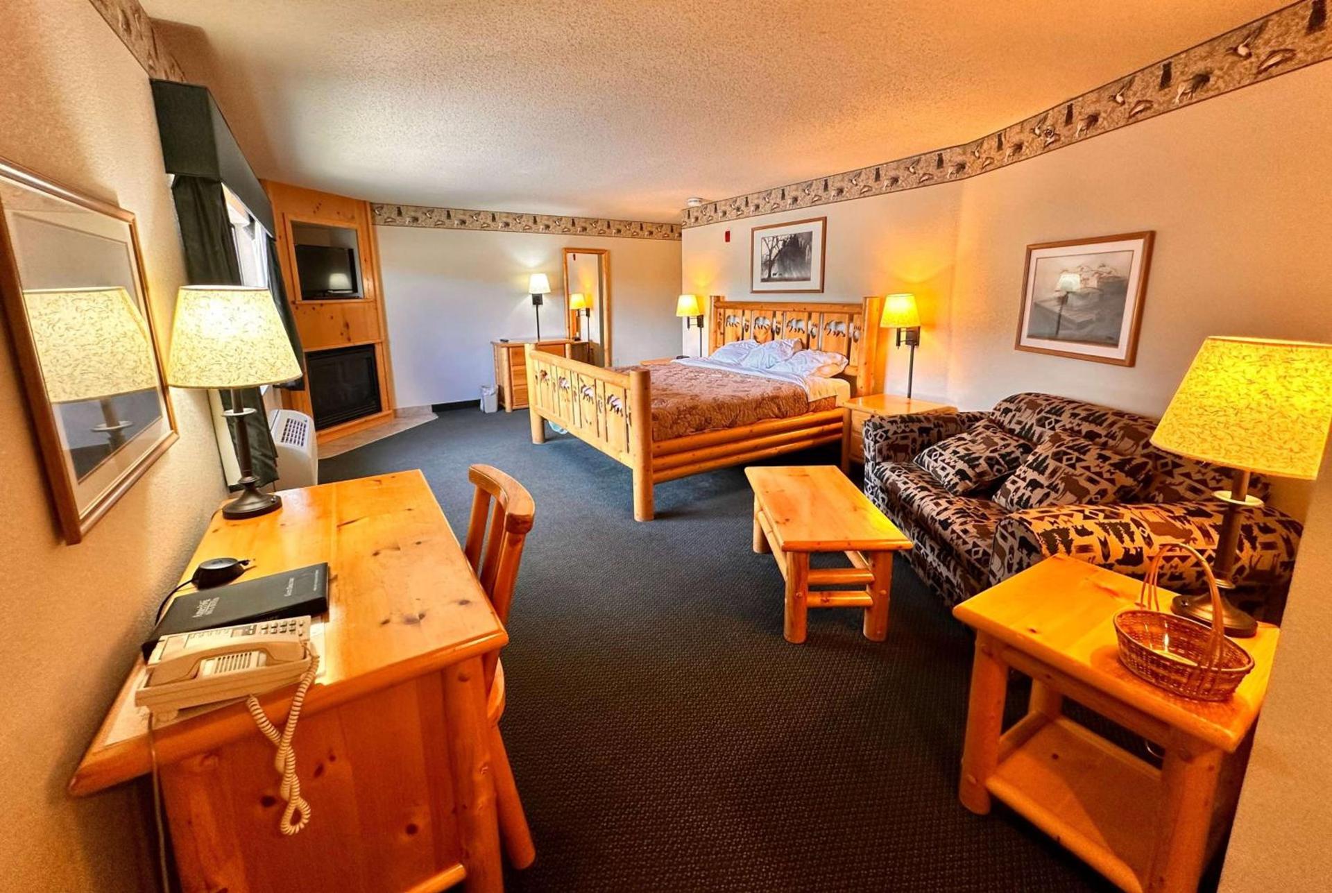 Shell Lake Lodge, a Travelodge by Wyndham photo 10