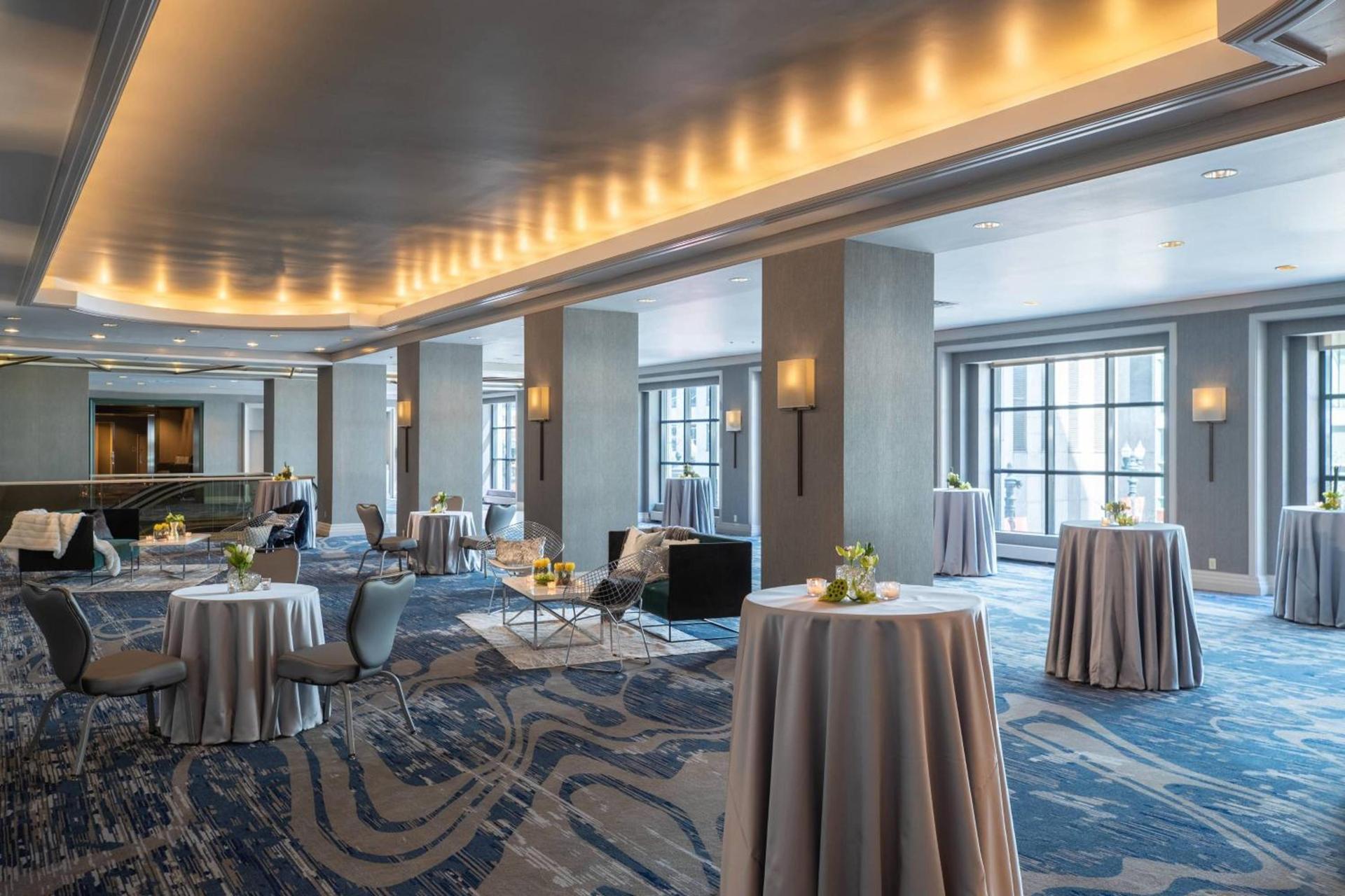 Renaissance Chicago Downtown Hotel photo 54