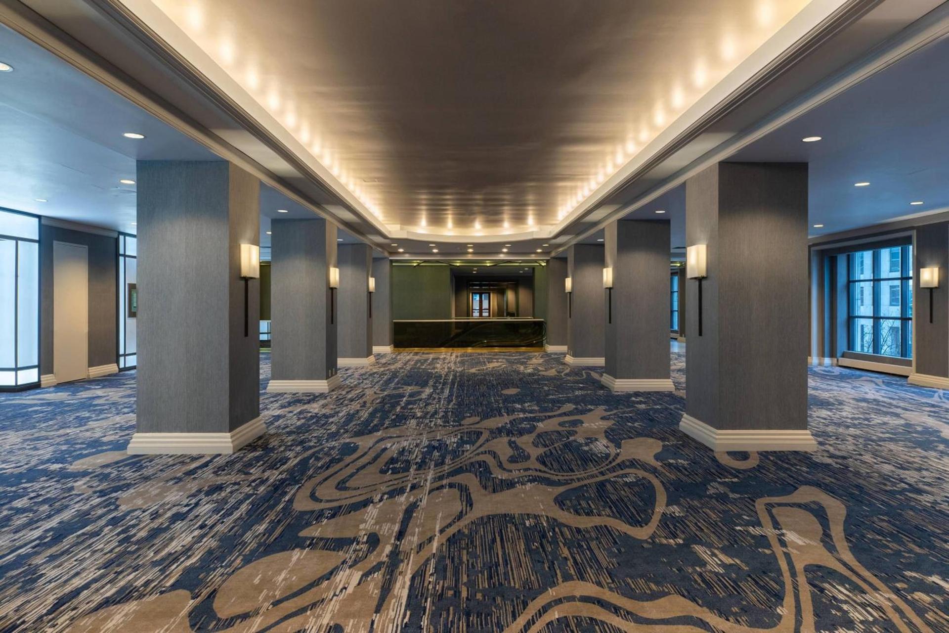 Renaissance Chicago Downtown Hotel photo 55