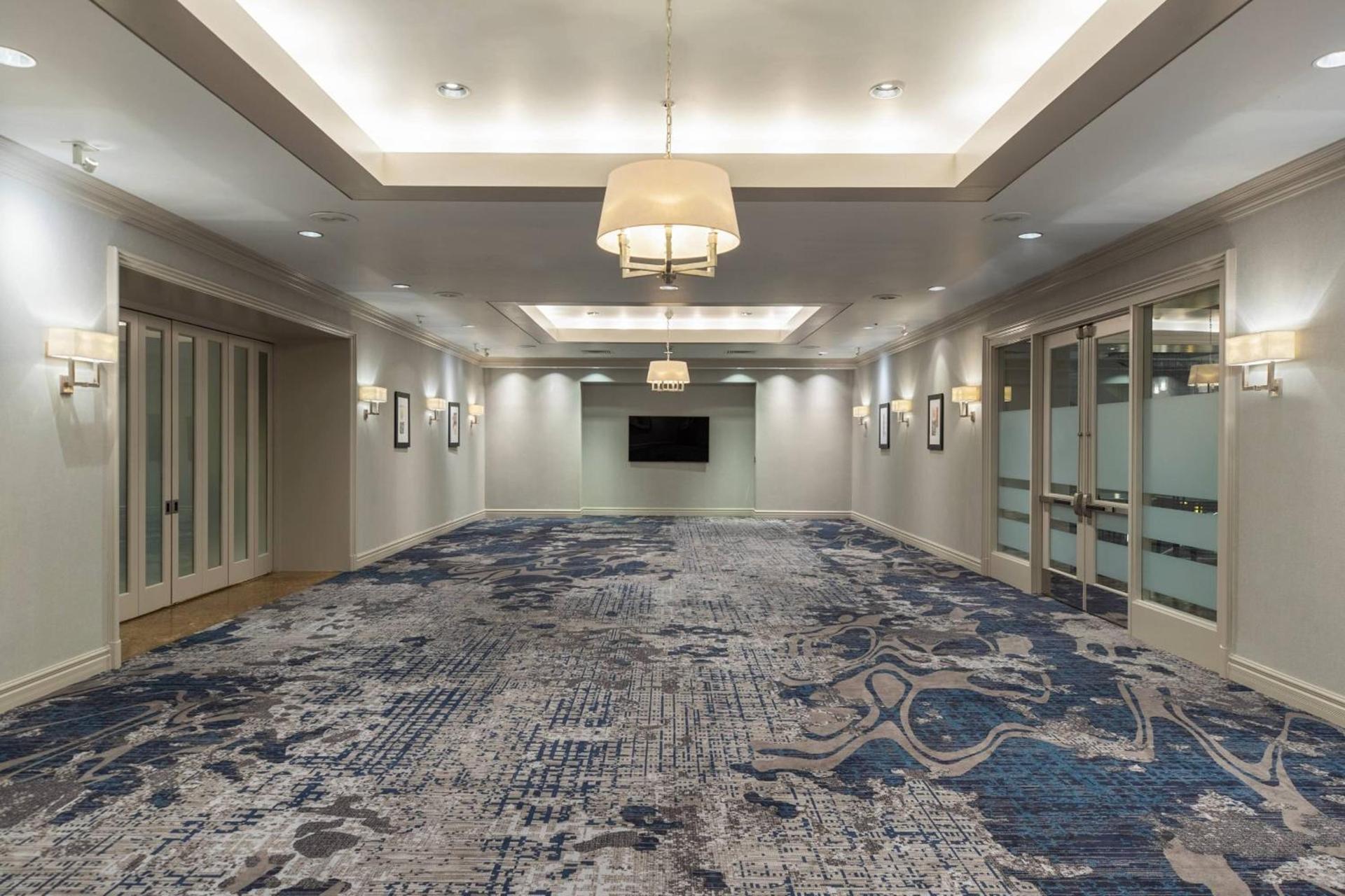 Renaissance Chicago Downtown Hotel photo 62