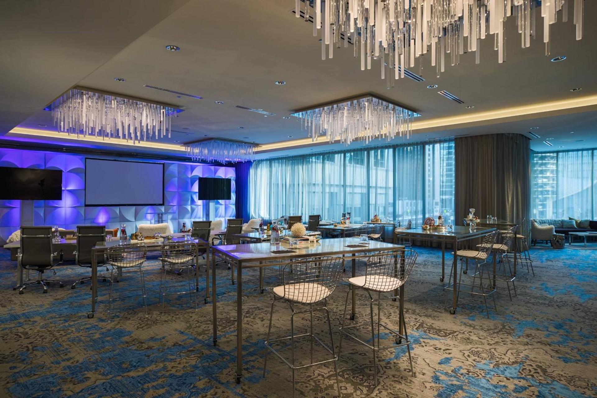 Renaissance Chicago Downtown Hotel photo 65