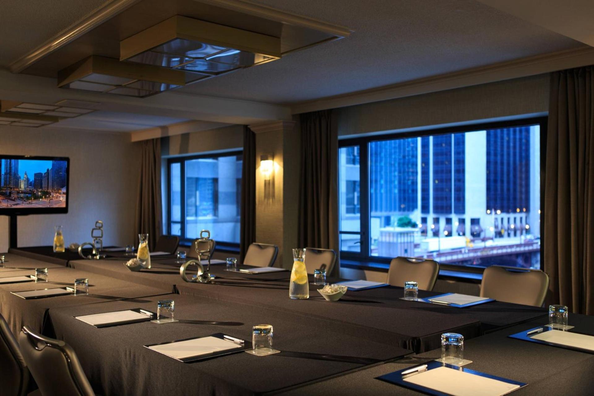 Renaissance Chicago Downtown Hotel photo 74