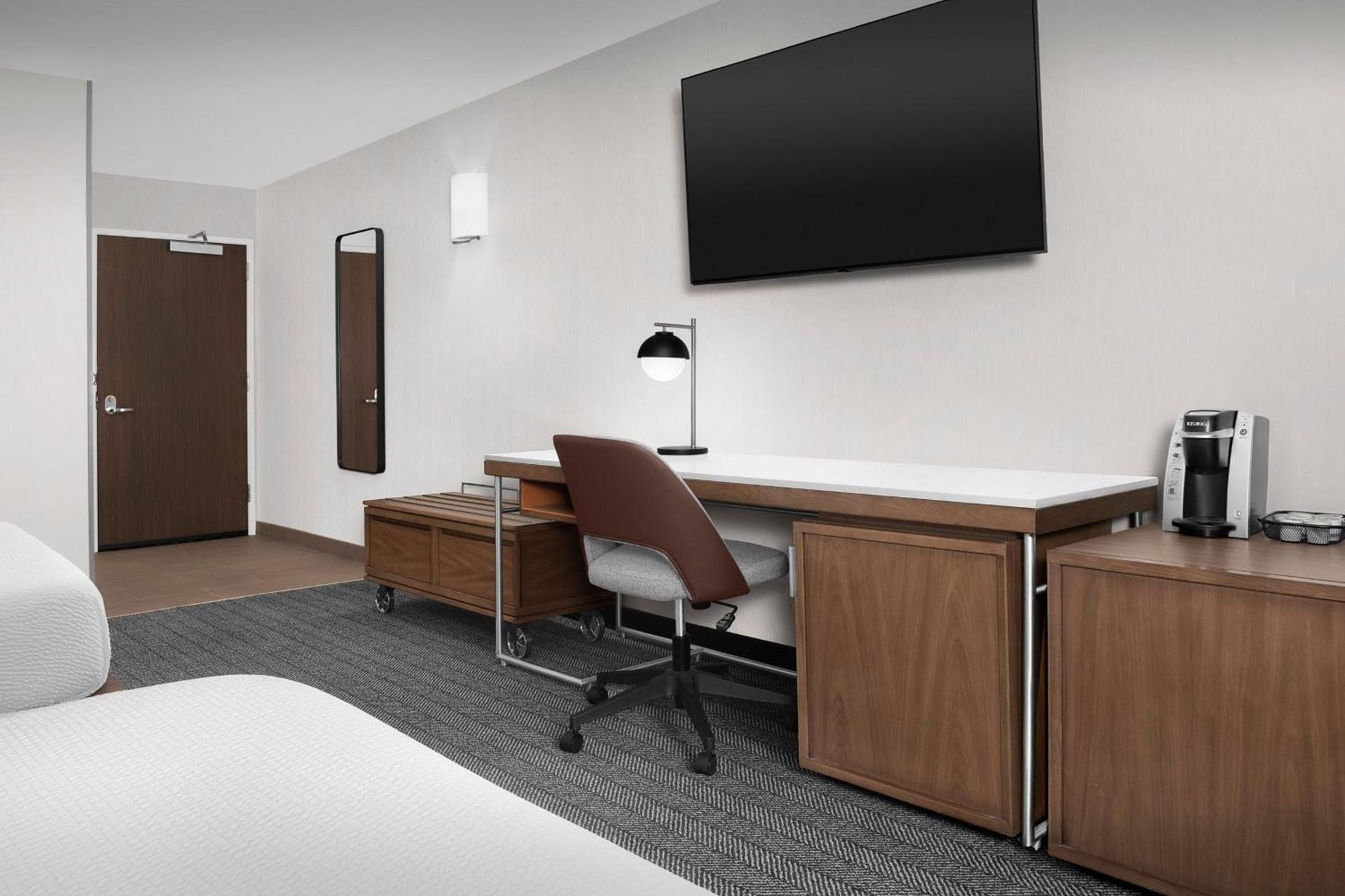 Courtyard by Marriott Portland Tigard photo 35