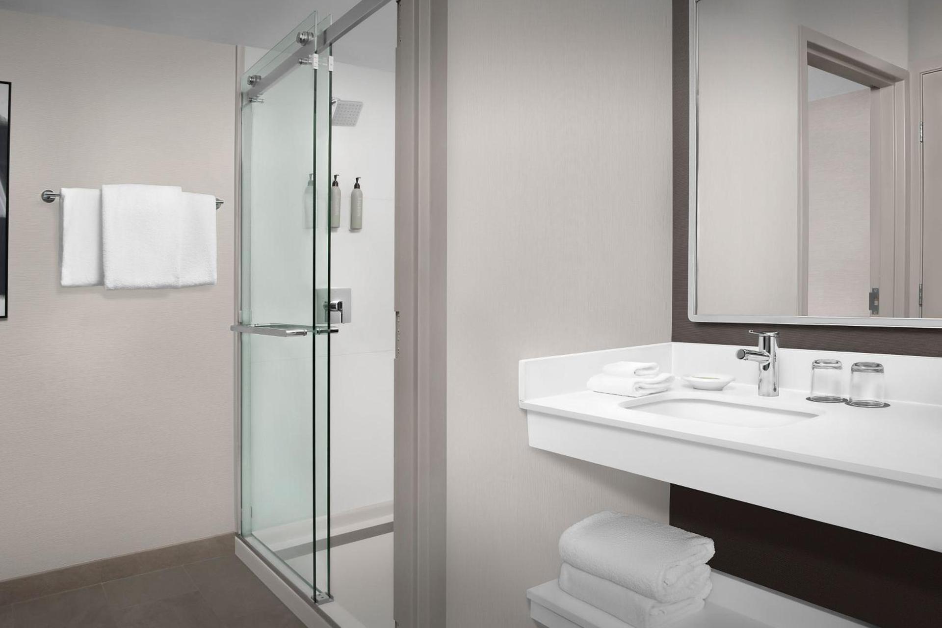 Courtyard by Marriott Portland Tigard photo 39
