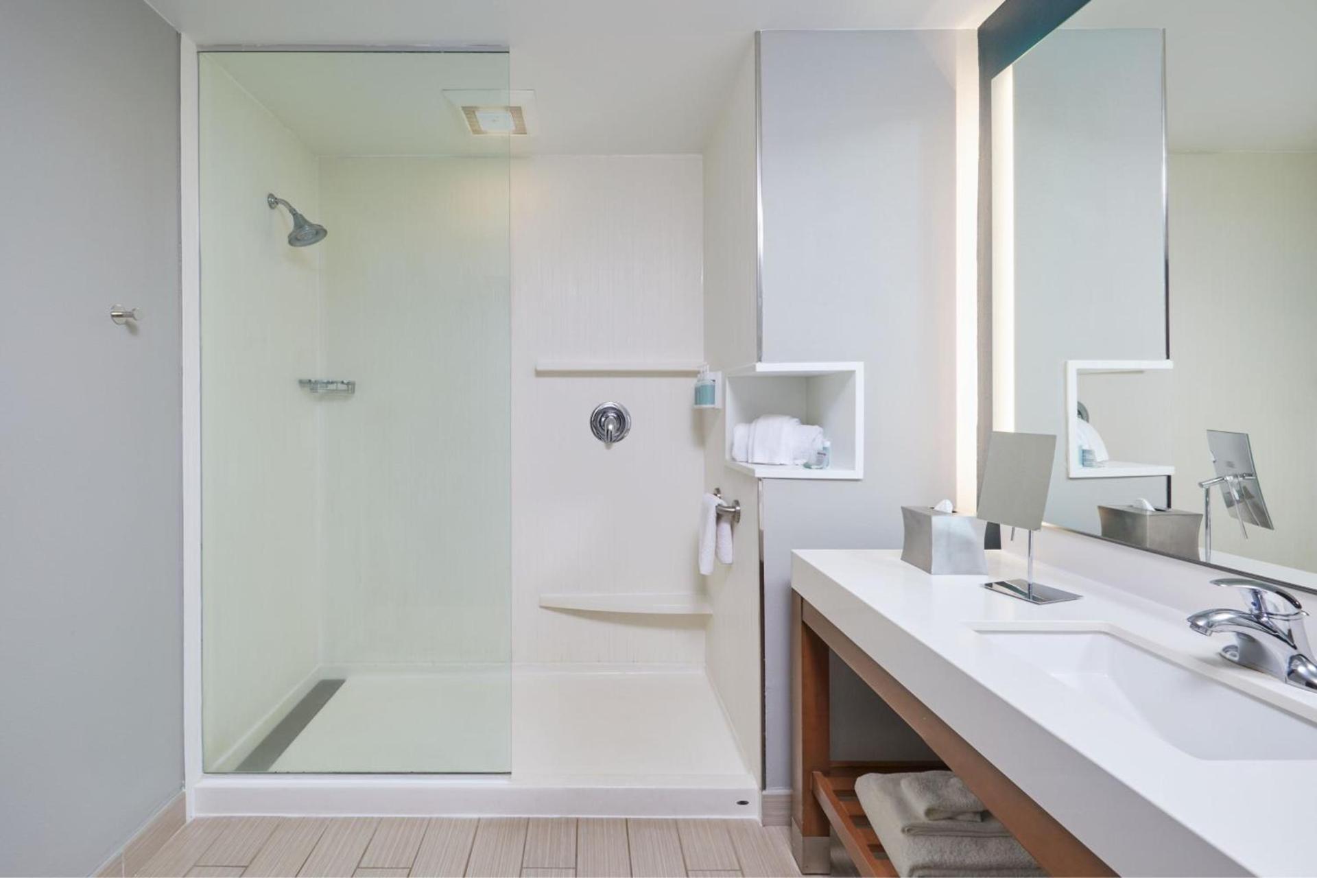 Courtyard by Marriott Oahu North Shore - No Resort Fee photo 34