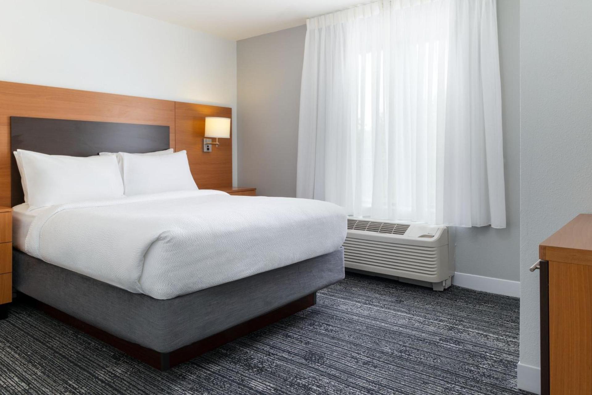 TownePlace Suites by Marriott Erie photo 11