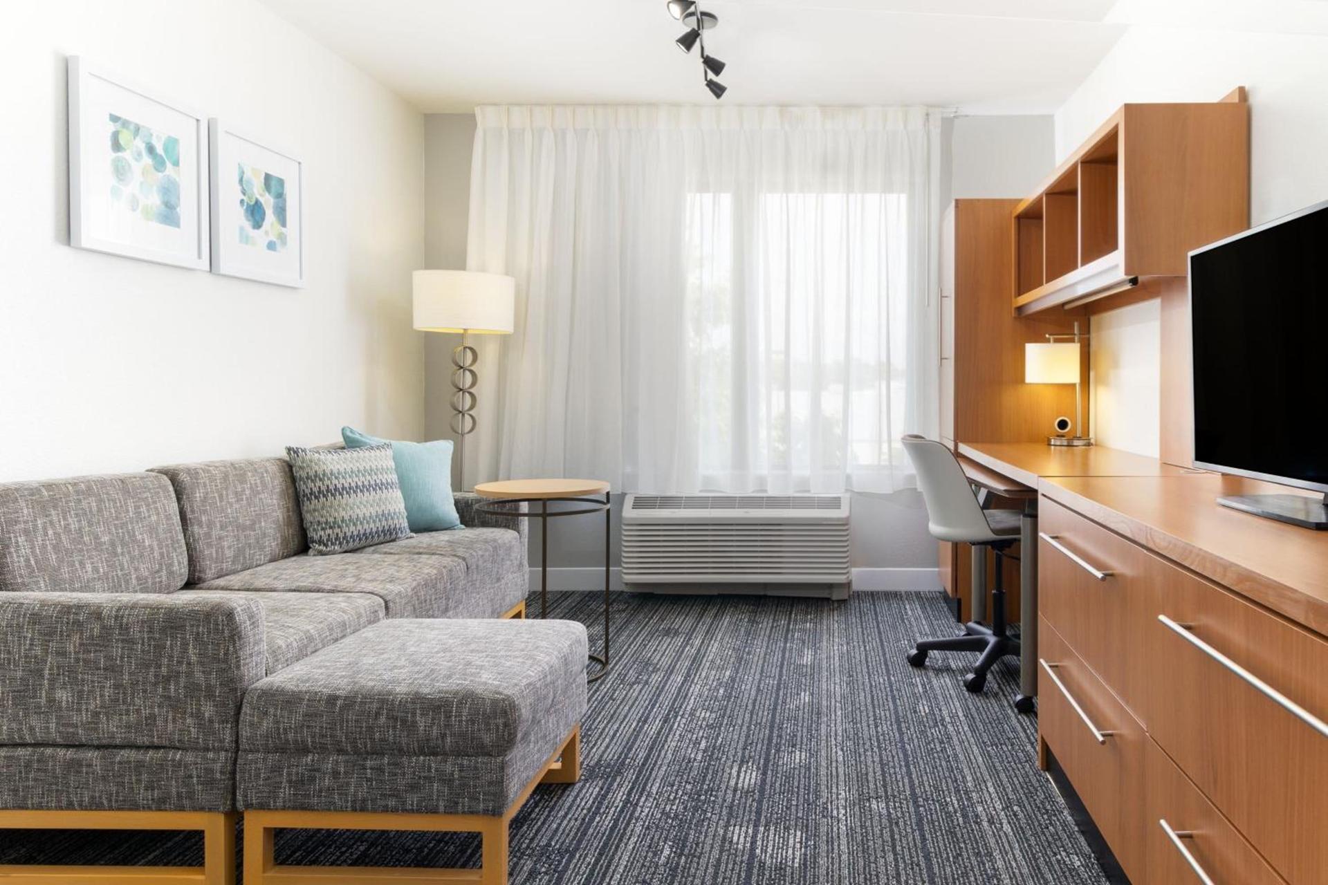 TownePlace Suites by Marriott Erie photo 15