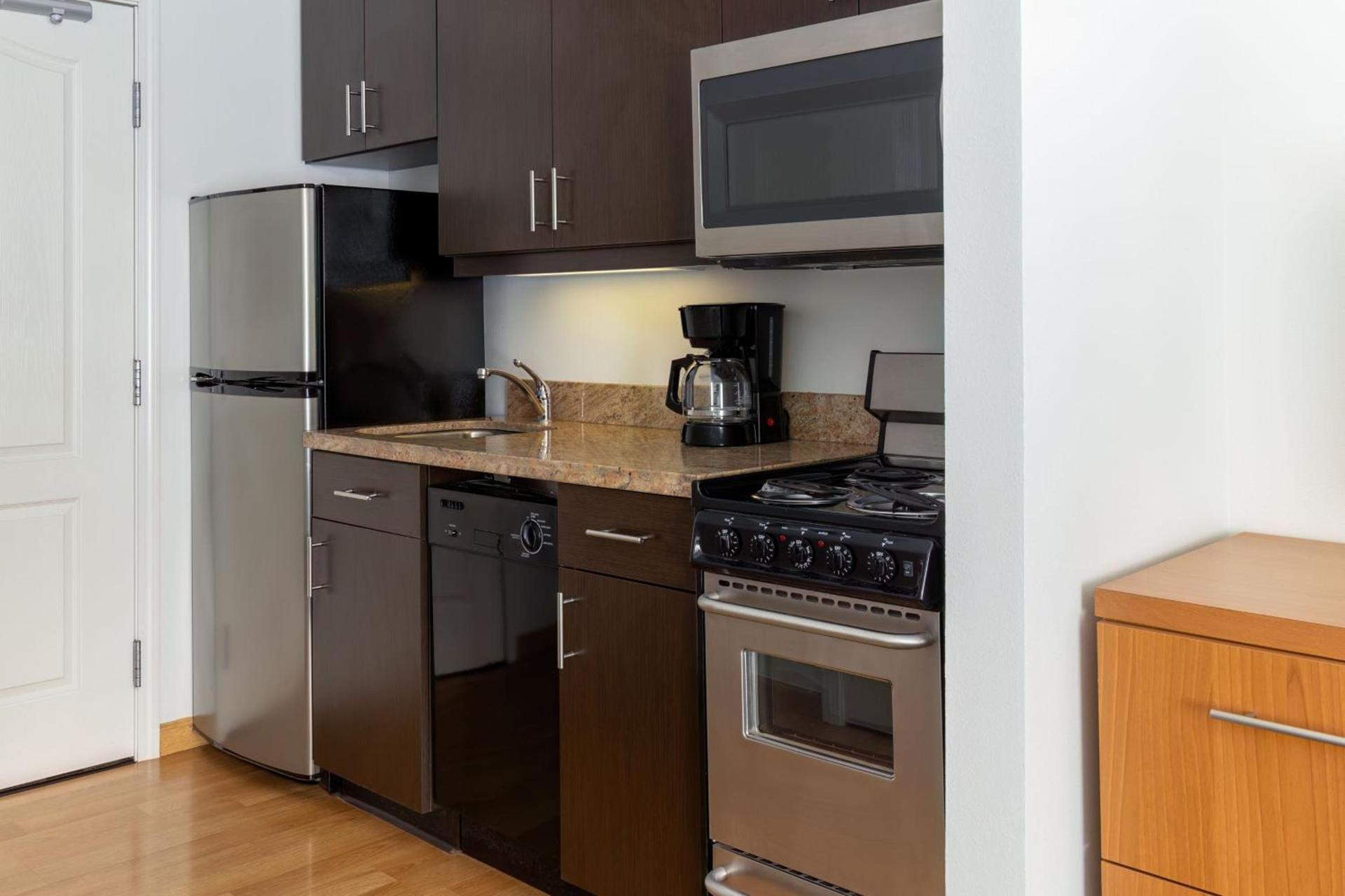 TownePlace Suites by Marriott Erie photo 22
