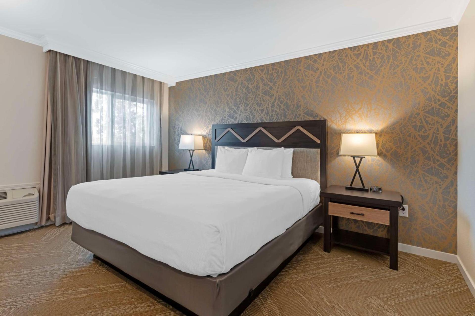 Best Western Plus Inn at the Vines photo 19
