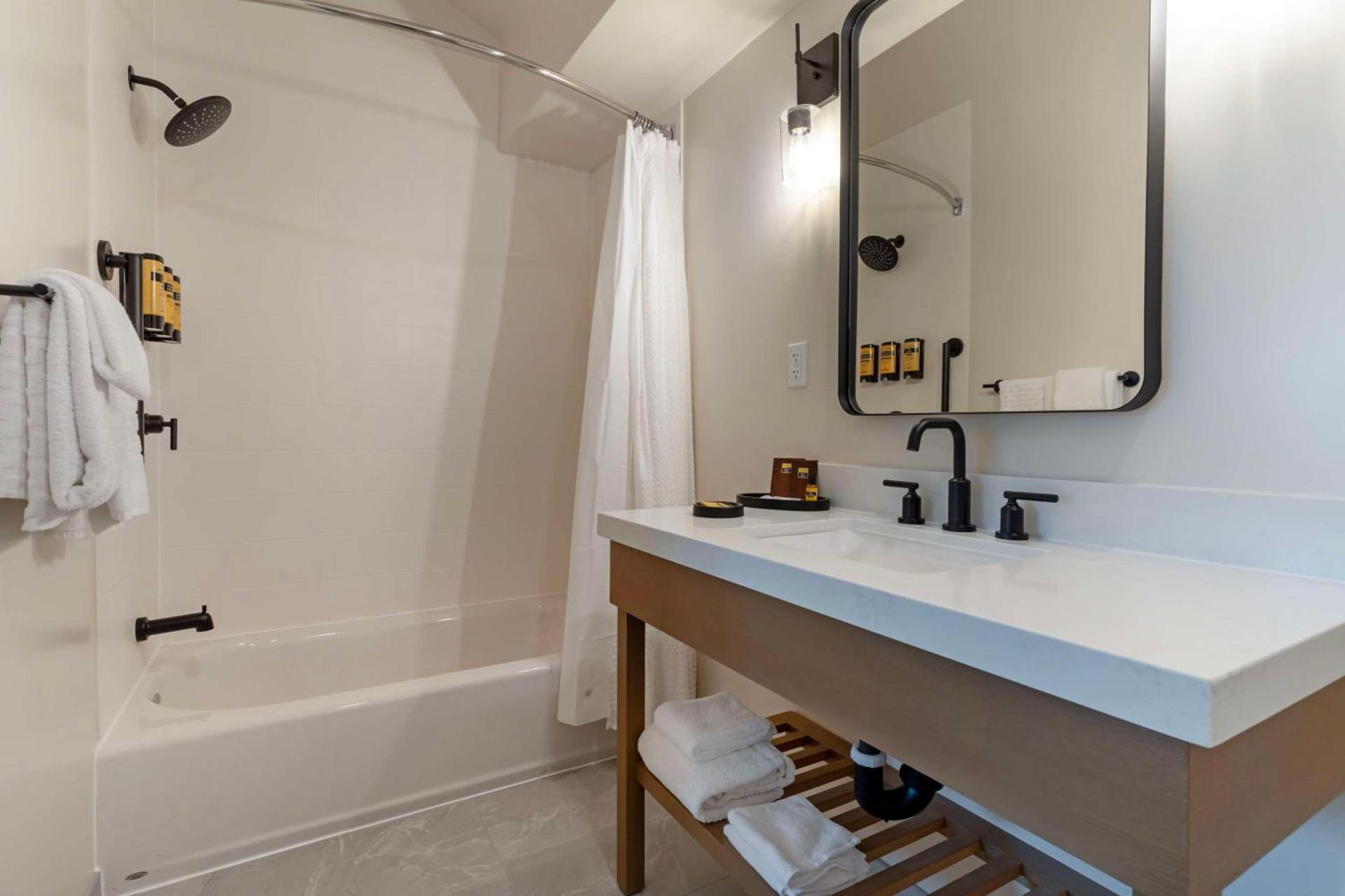 Best Western Plus Inn at the Vines photo 25
