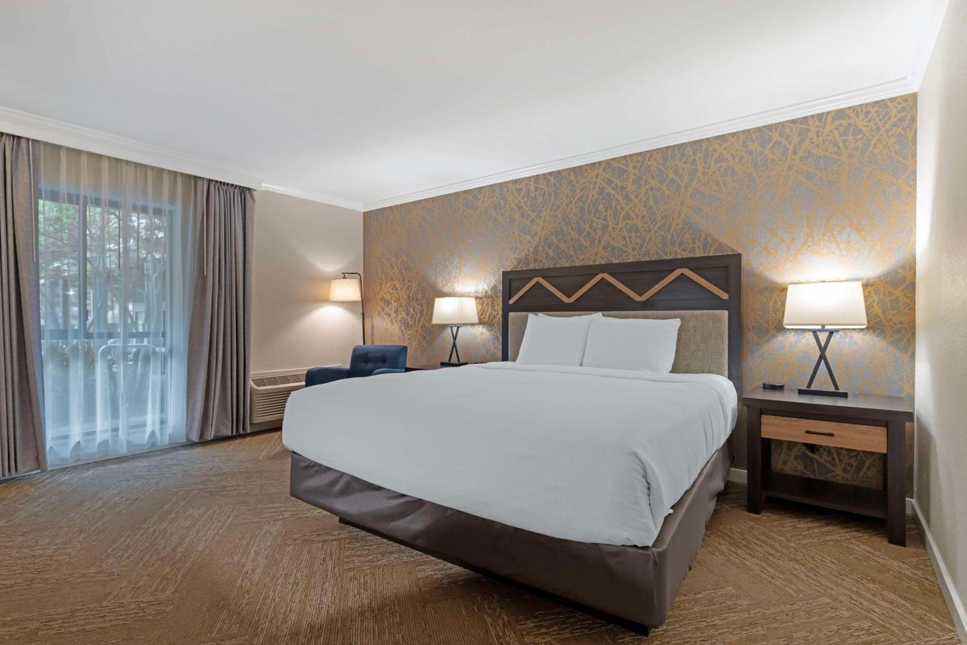 Best Western Plus Inn at the Vines photo 30