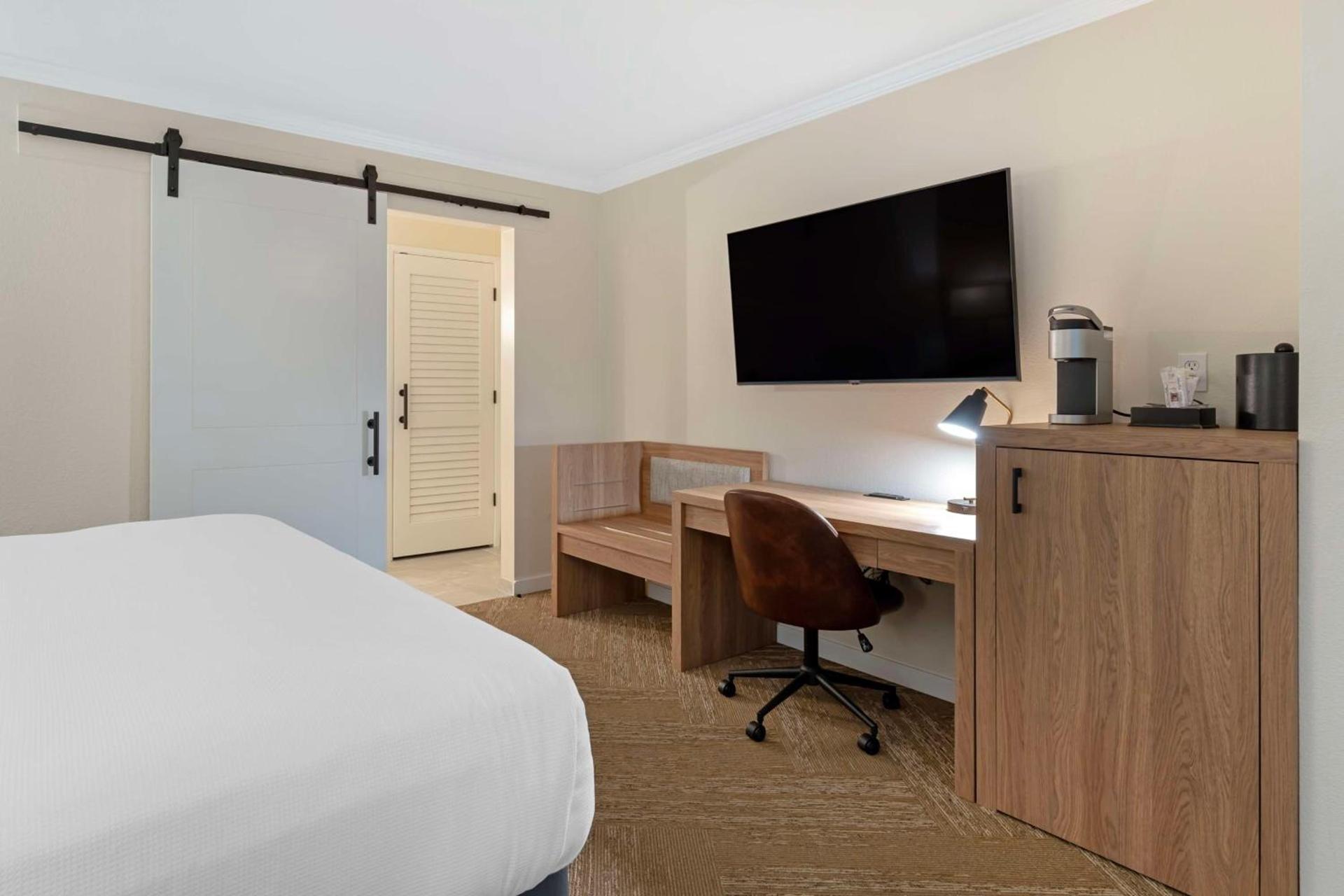 Best Western Plus Inn at the Vines photo 31