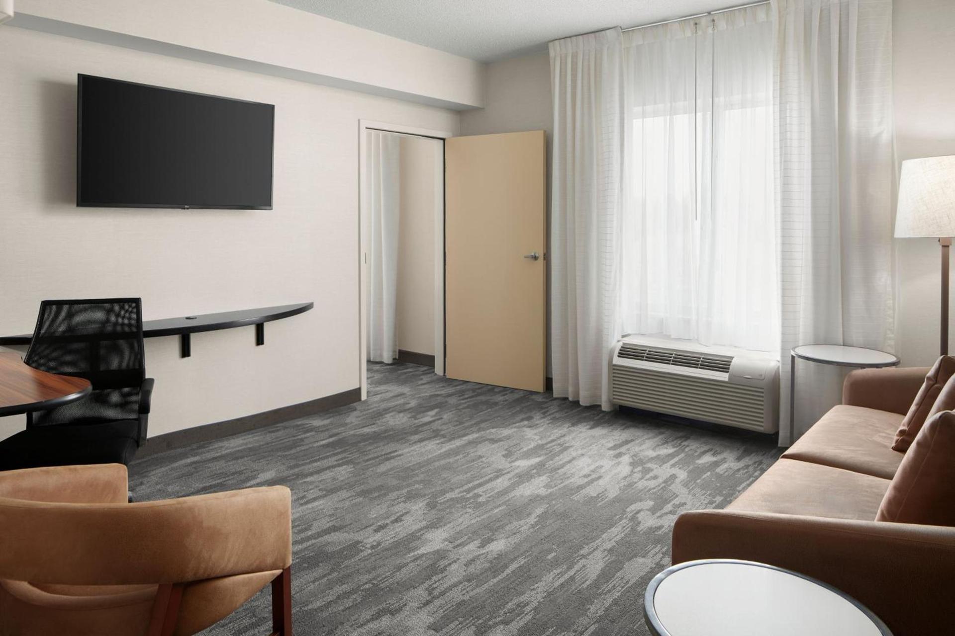 Fairfield Inn & Suites Columbus OSU photo 23