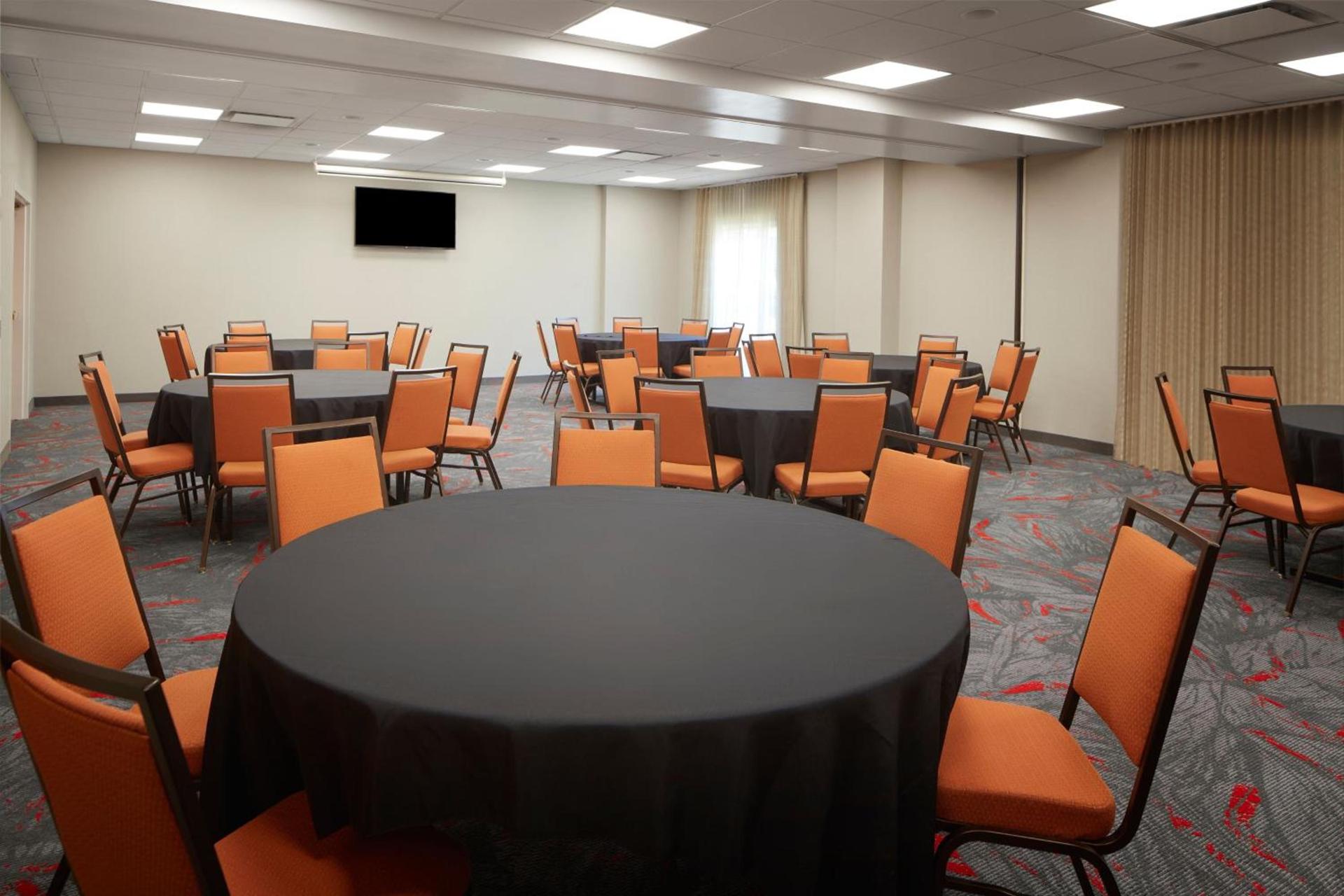 Fairfield Inn & Suites Columbus OSU photo 40